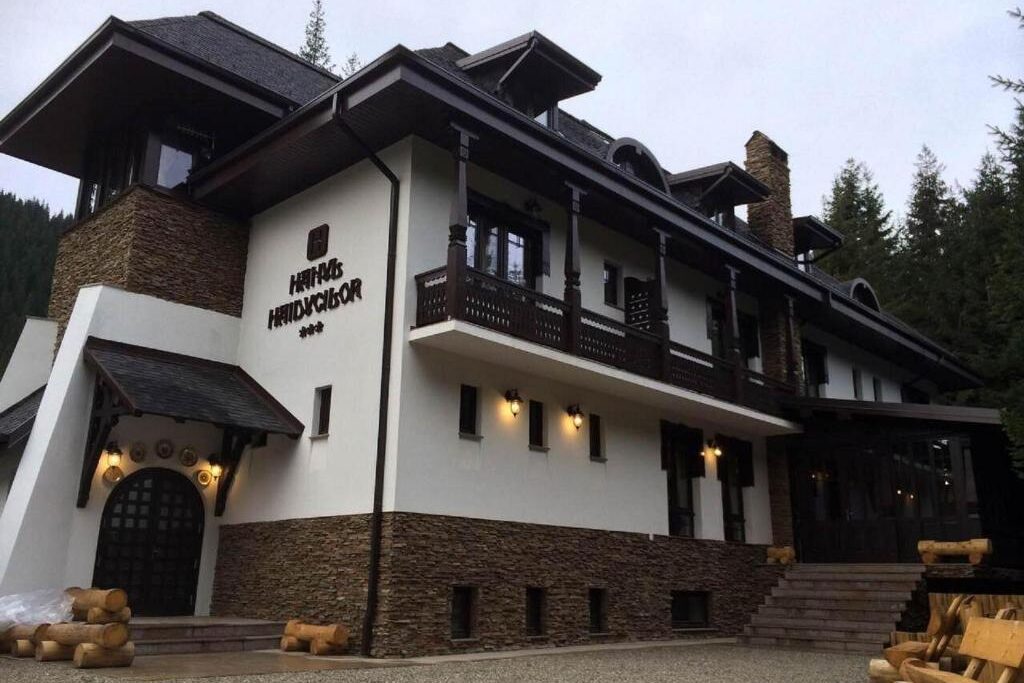 Cazare-langa-Domeniul-Schiabil-Transalpina-Transalpina-Ski-Resort-Hanul-Haiducilor