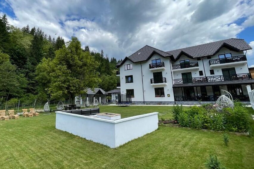 Cazare-langa-Domeniul-Schiabil-Transalpina-Transalpina-Ski-Resort-Pensiunea-Edelweiss