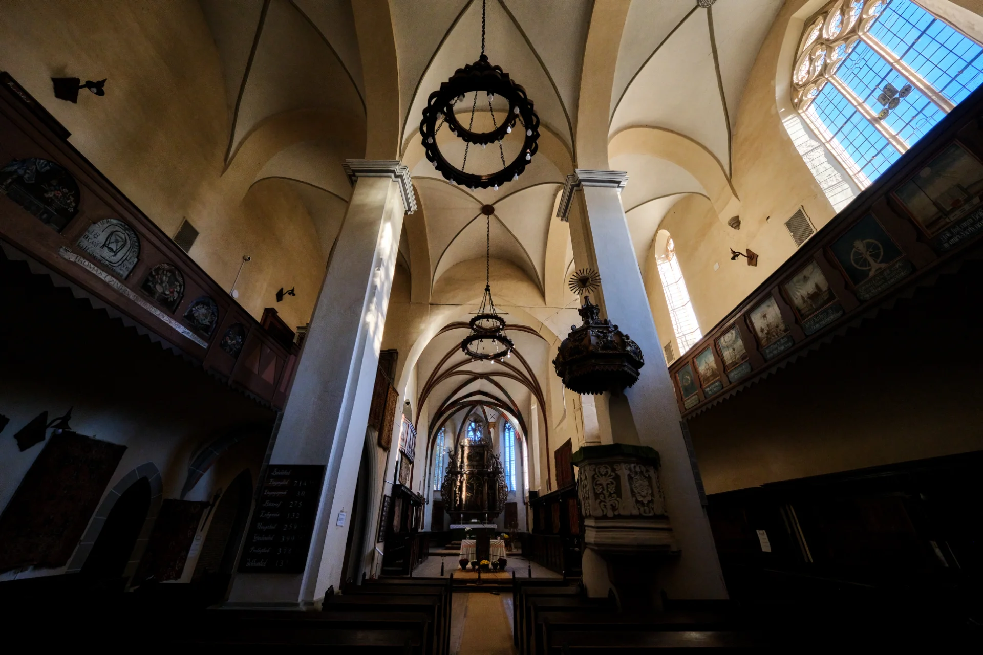 Sighișoara Cetatea Medievală 40 - Interior Biserica Mănăstirii