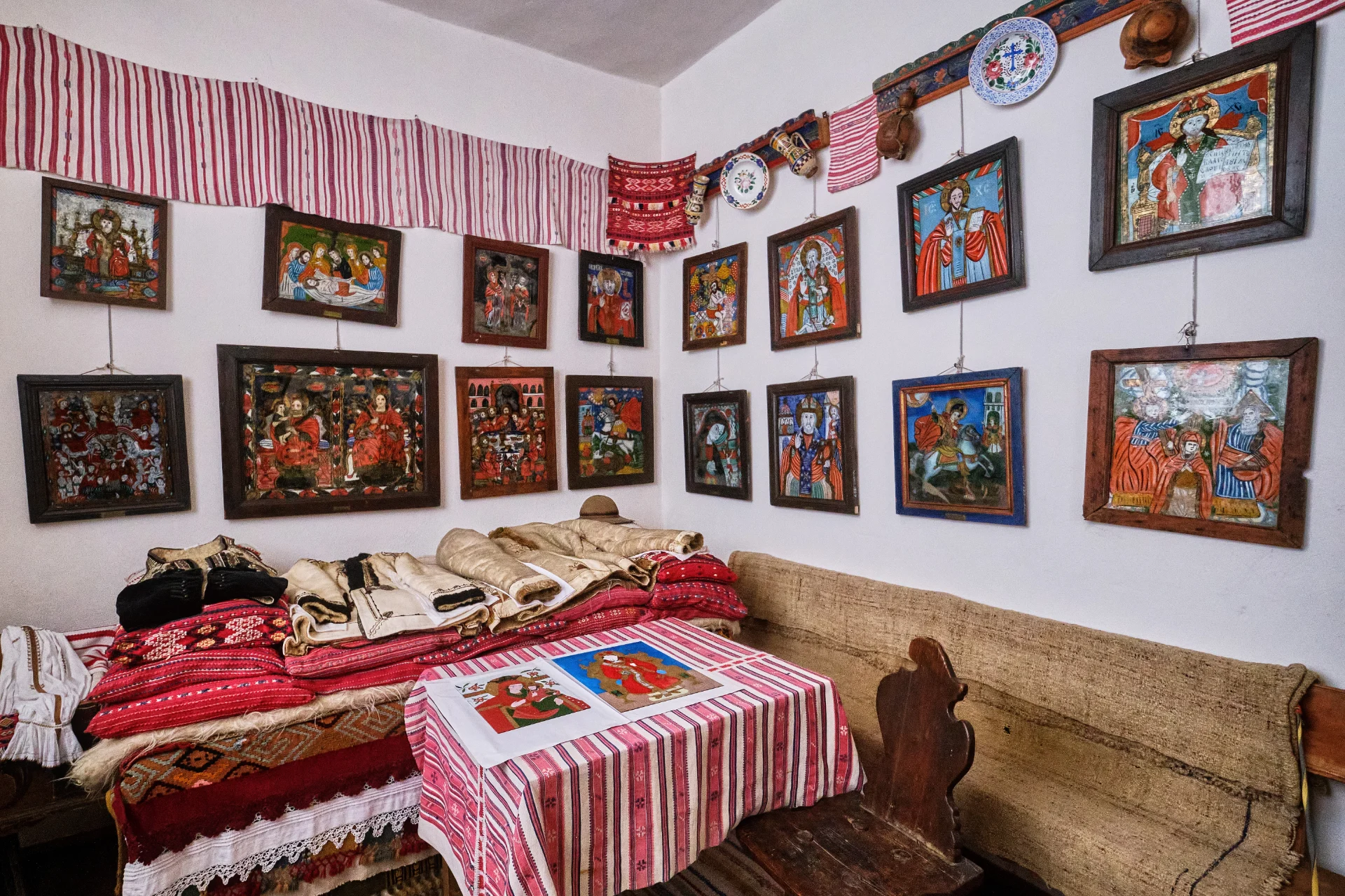 Mărginimea Sibiului - Destinații România 04 - Muzeul Icoanelor pe Sticlă Sibiel