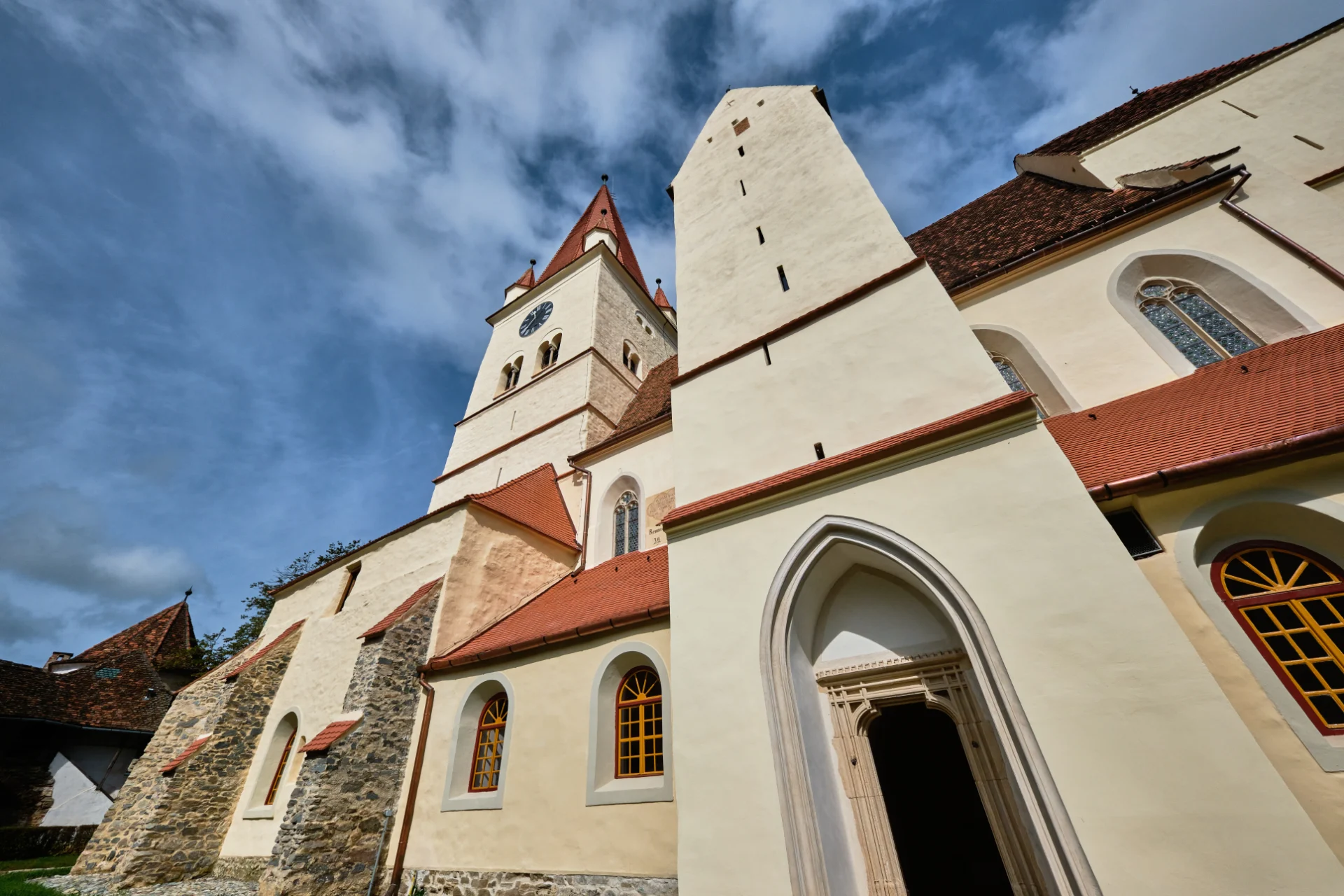 Mărginimea Sibiului - Destinații România 20 - Biserica Fortificată Cisnădie