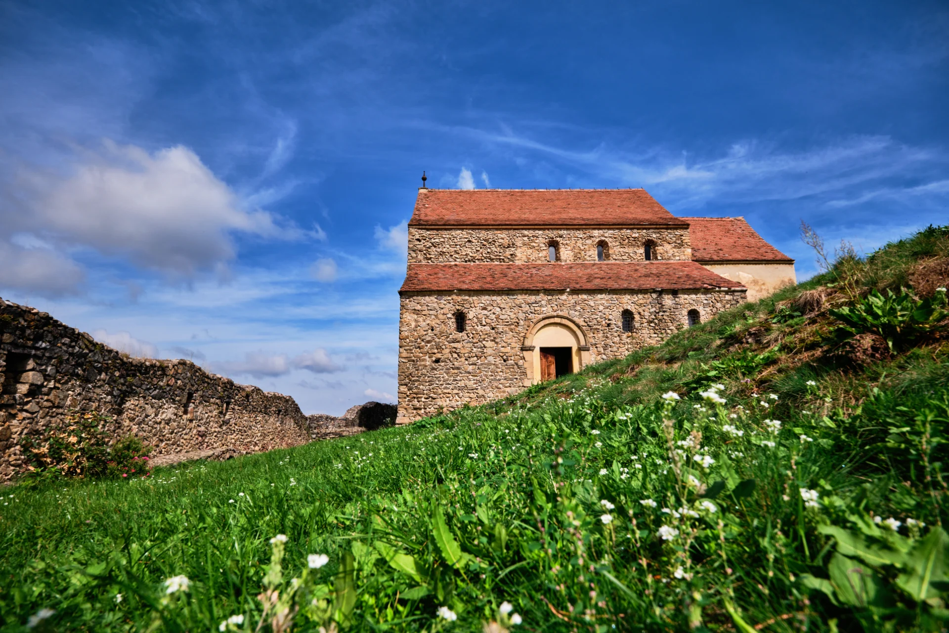 Mărginimea Sibiului - Destinații România 24 - Biserica Fortificată Cisnădioara