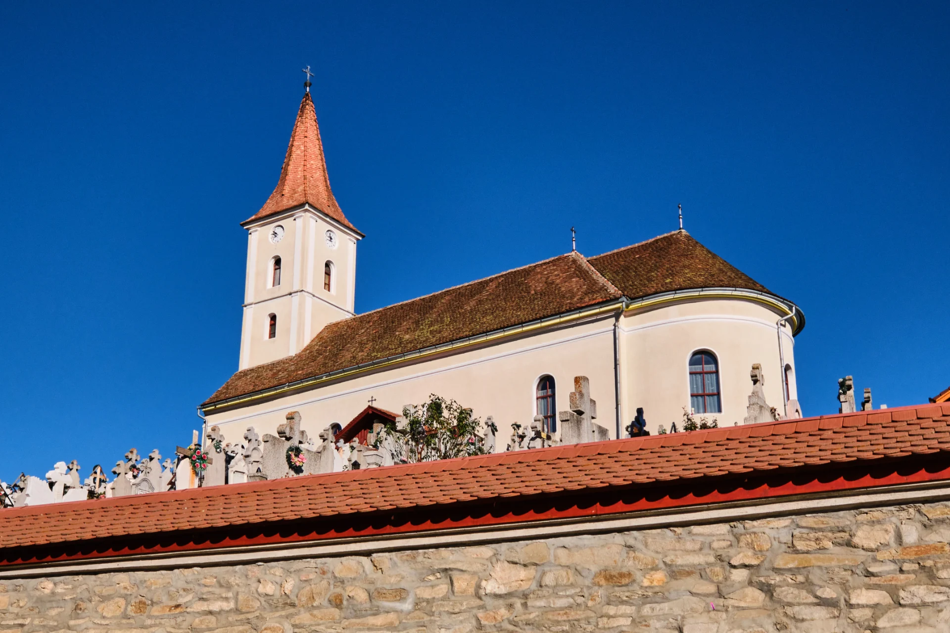 Mărginimea Sibiului - Destinații România 64 - Biserica Sf. Arhangheli Rod