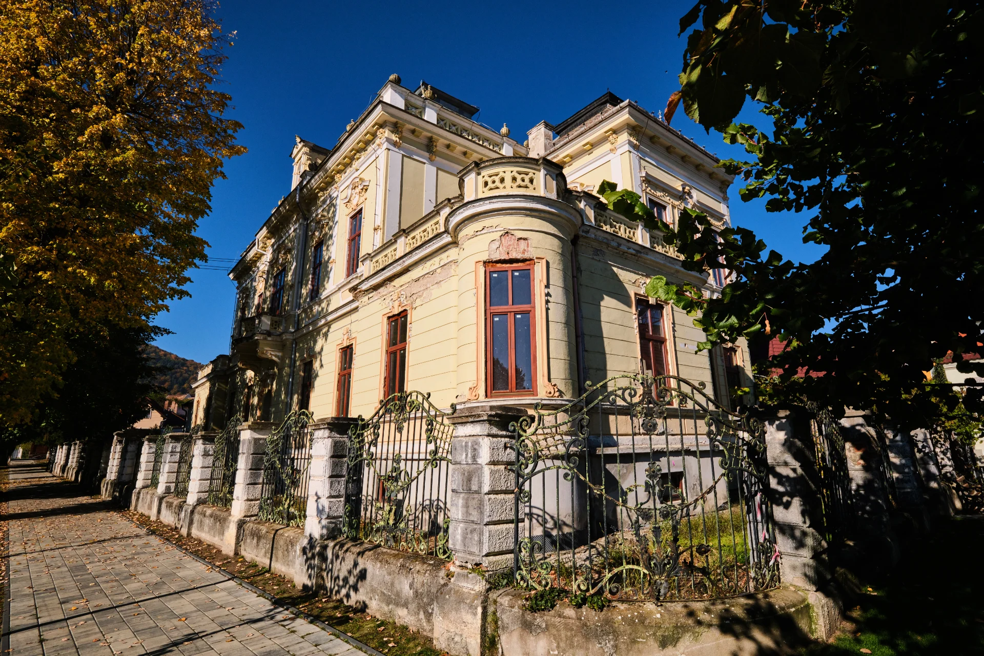 Mărginimea Sibiului - Destinații România 69 - Orașul Săliște