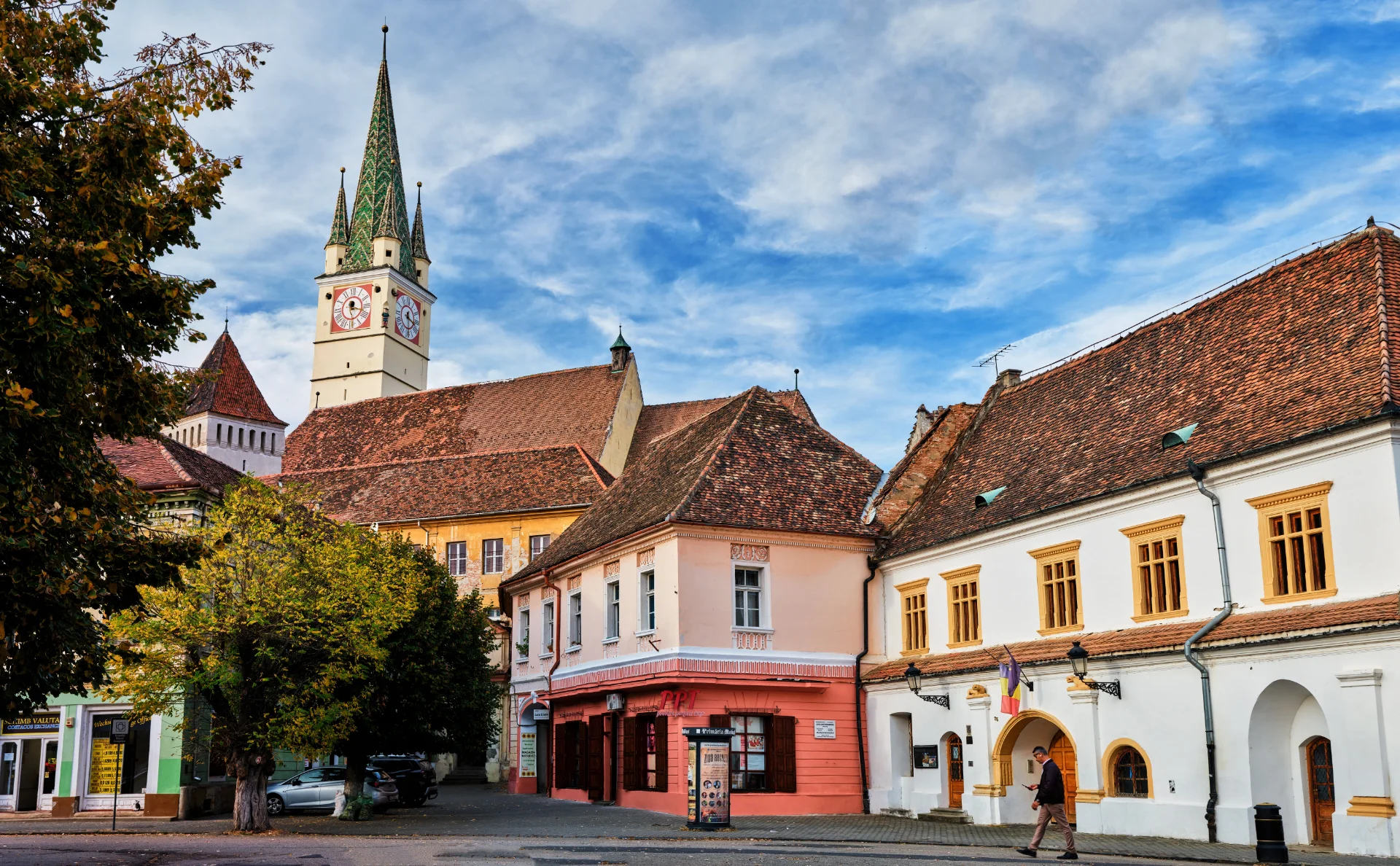 Orașul Mediaș - Ghid Turistic 07 - Piața Regele Ferdinand I