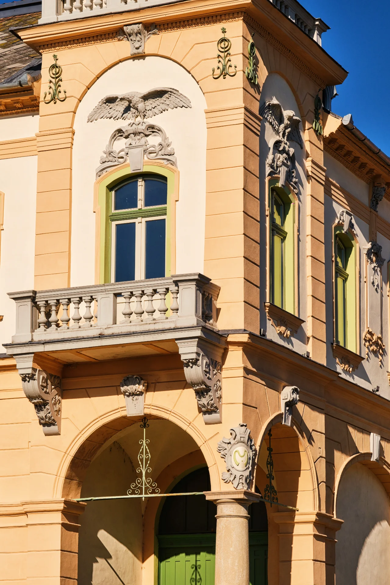 Orașul Mediaș - Ghid Turistic 13 - Detalii Arhitectură