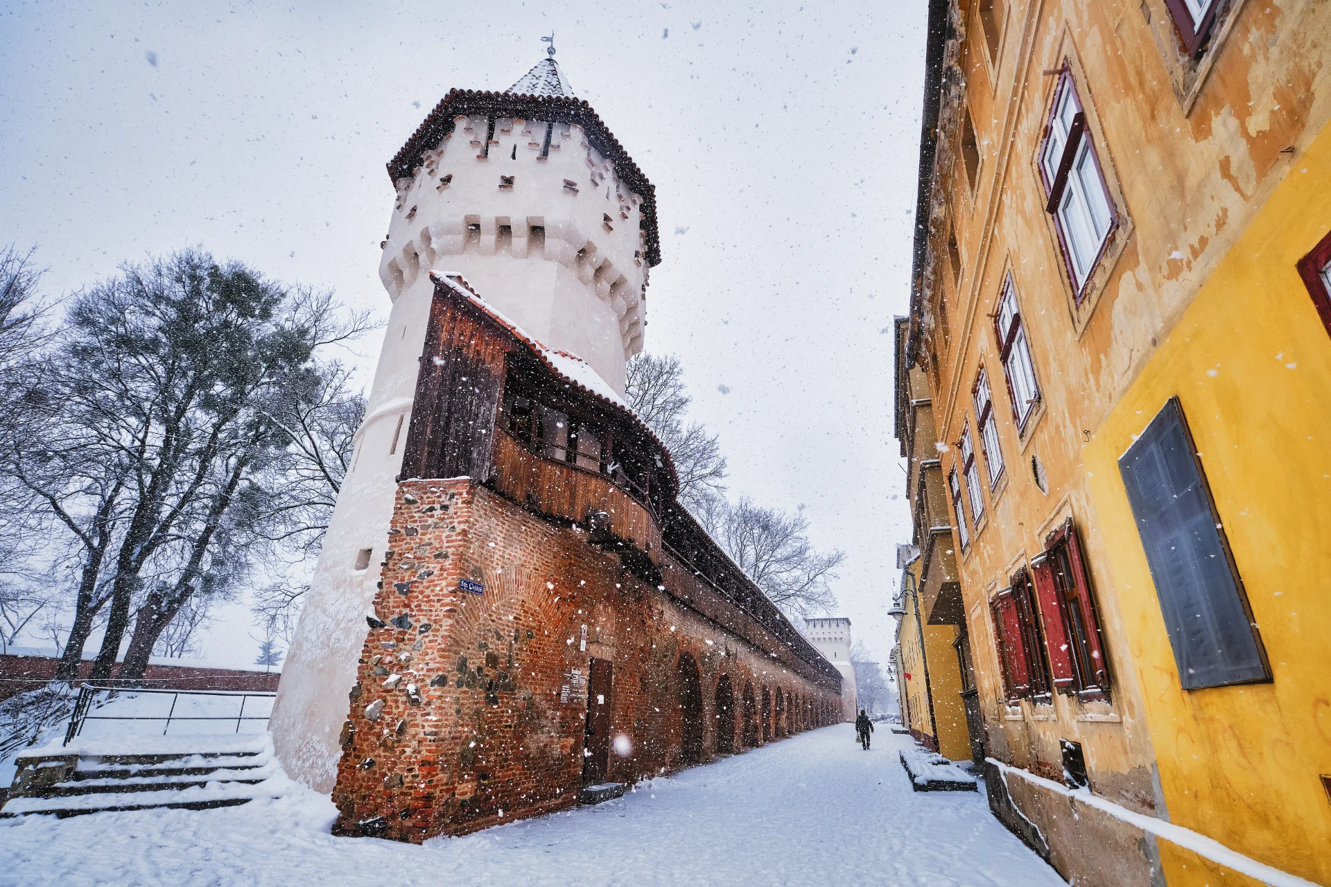 Orașul Sibiu - Destinații România 08 - Strada Cetății