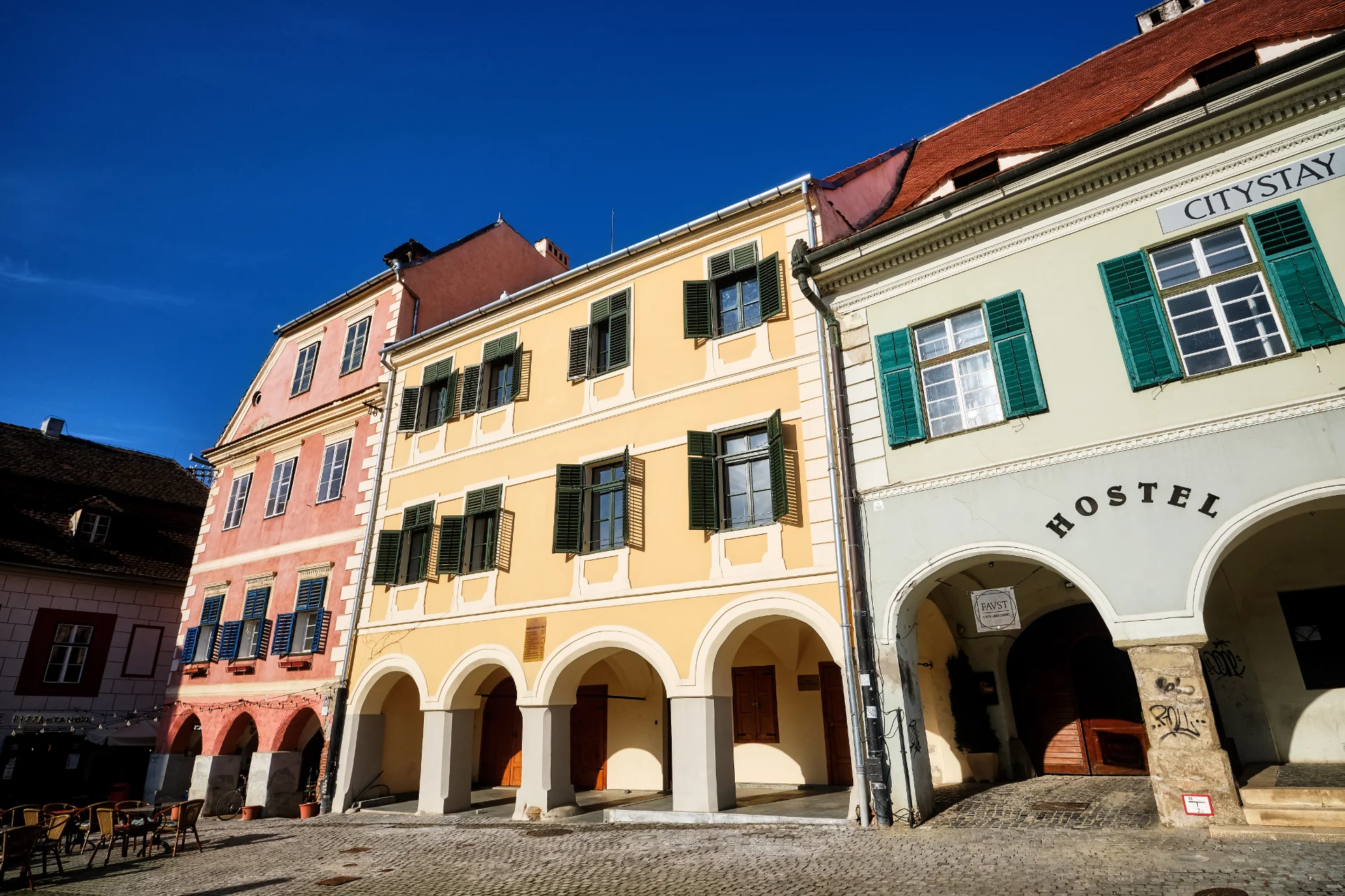 Orașul Sibiu - Destinații România 10 - Piața Mică