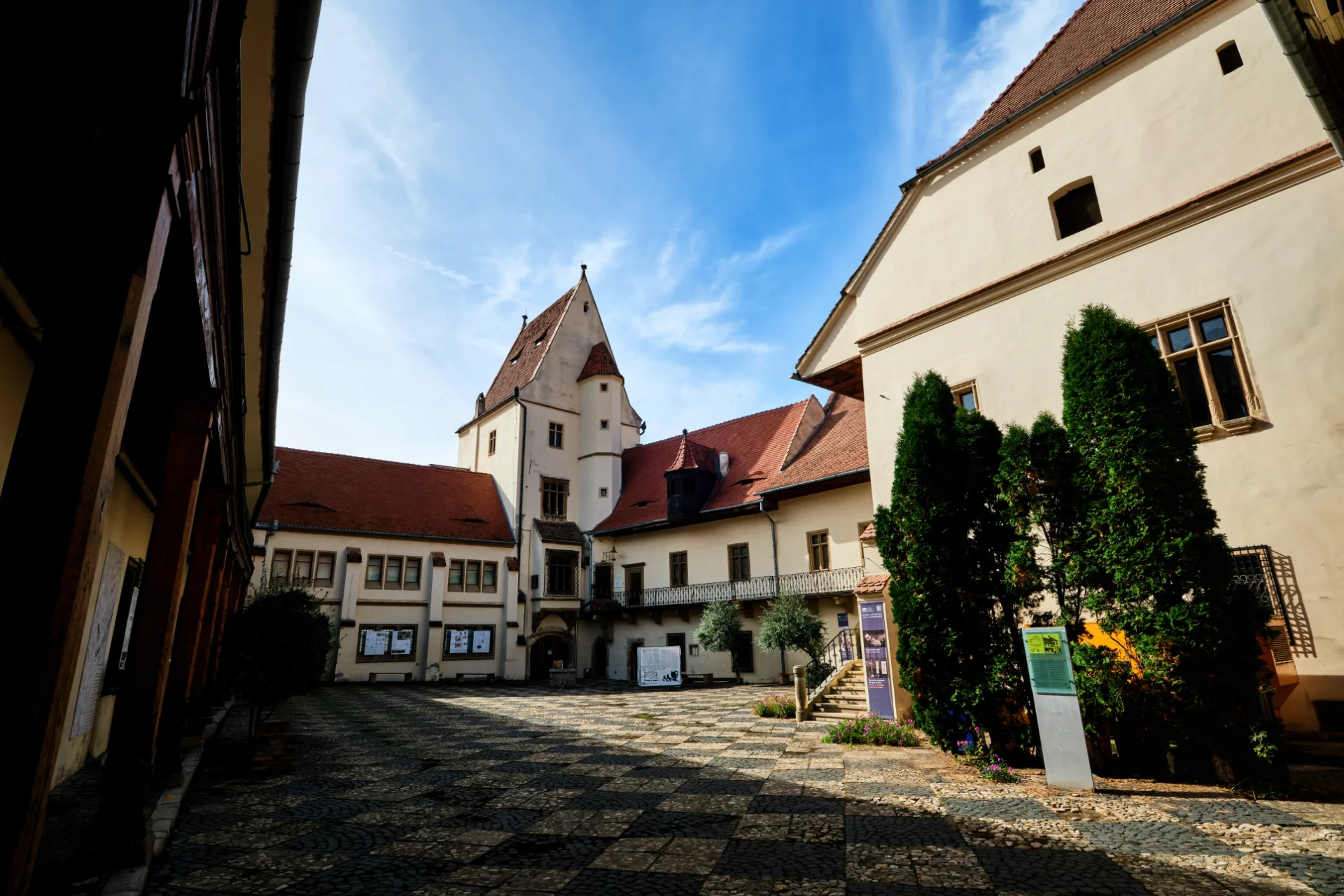 Orașul Sibiu - Destinații România 47 - Complexul Altemberger