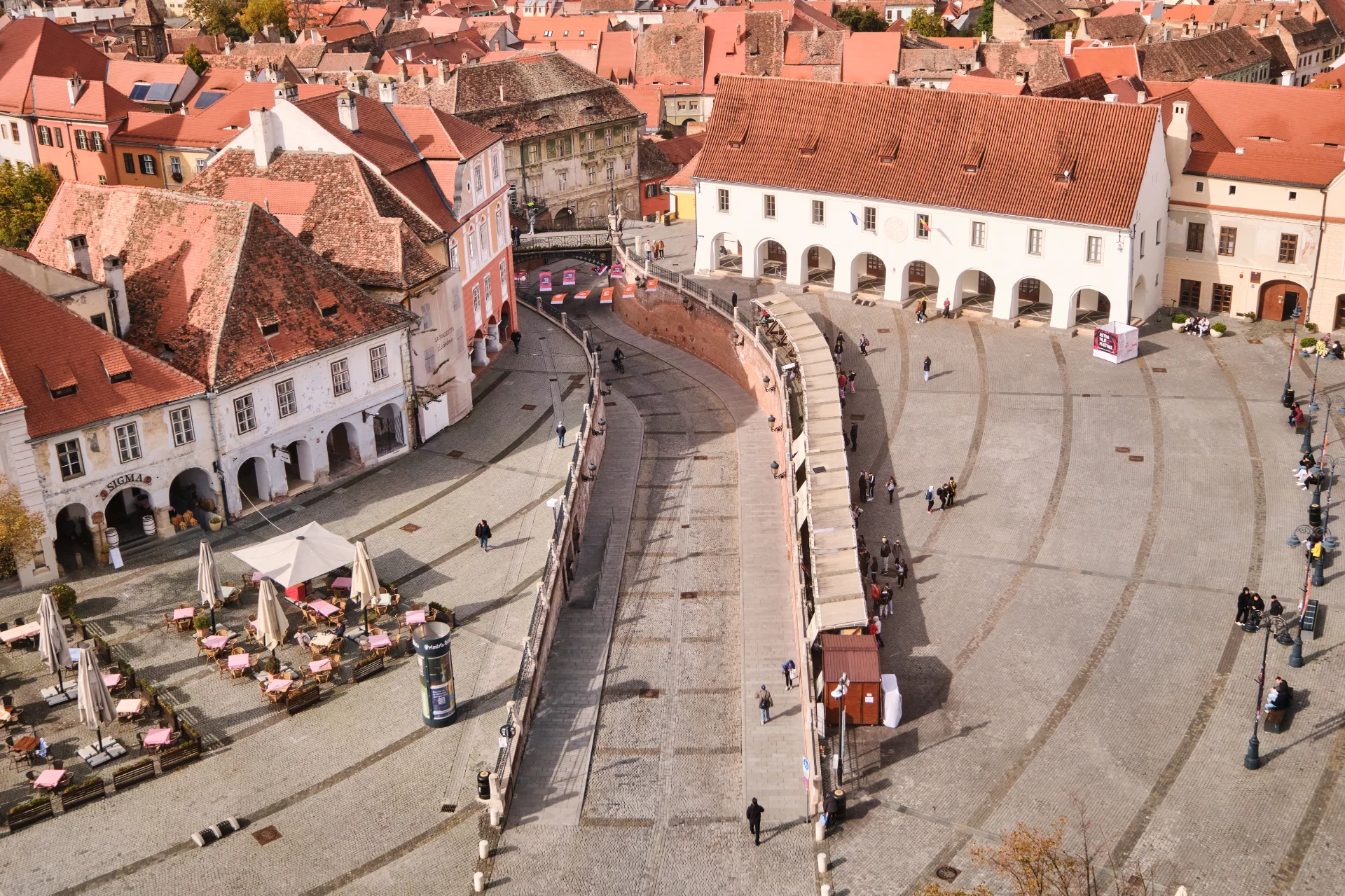 Orașul Sibiu - Destinații România 61 - Piața Mică din Turnul Sfatului