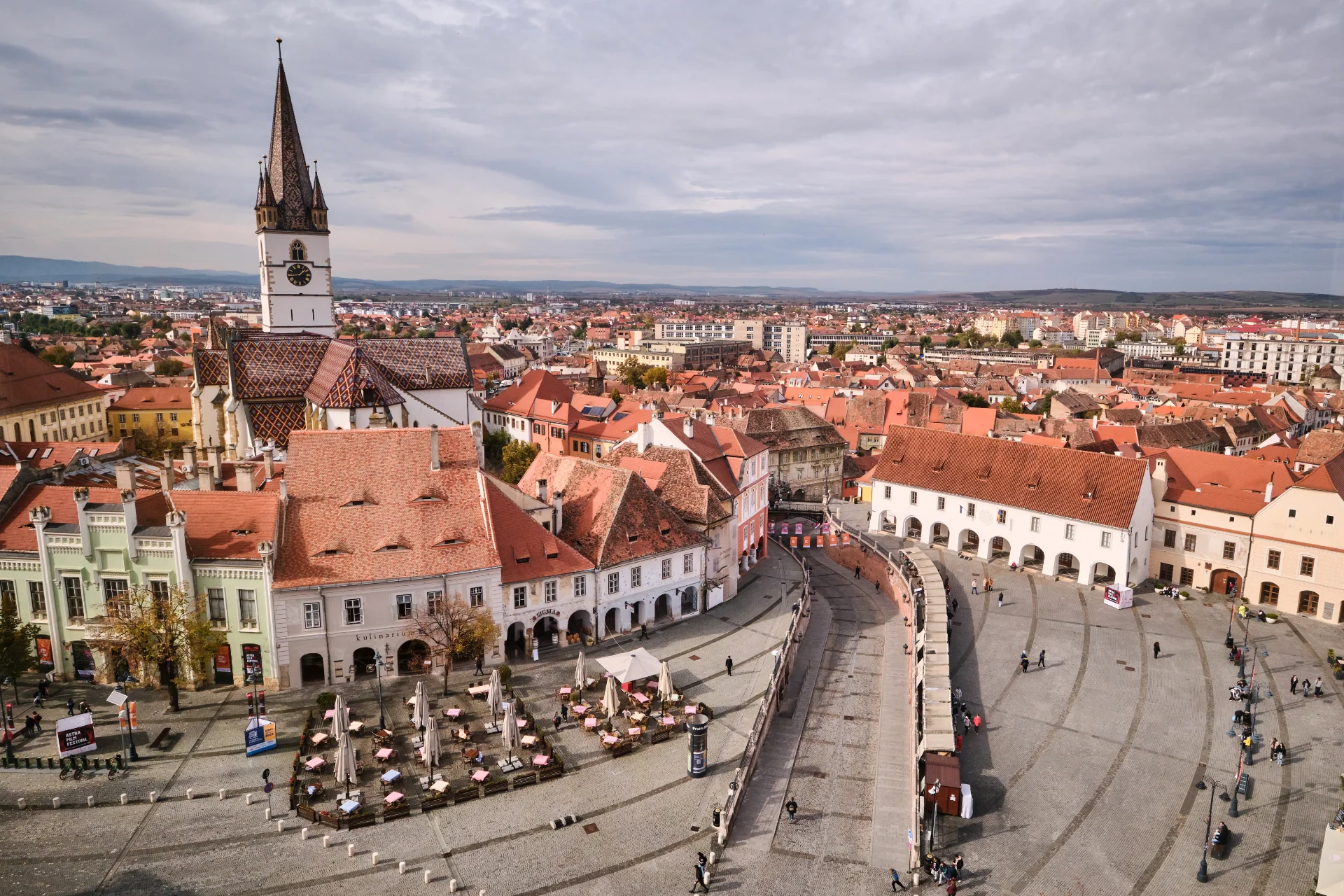 Orașul Sibiu - Destinații România 62 - Piața Mică din Turnul Sfatului
