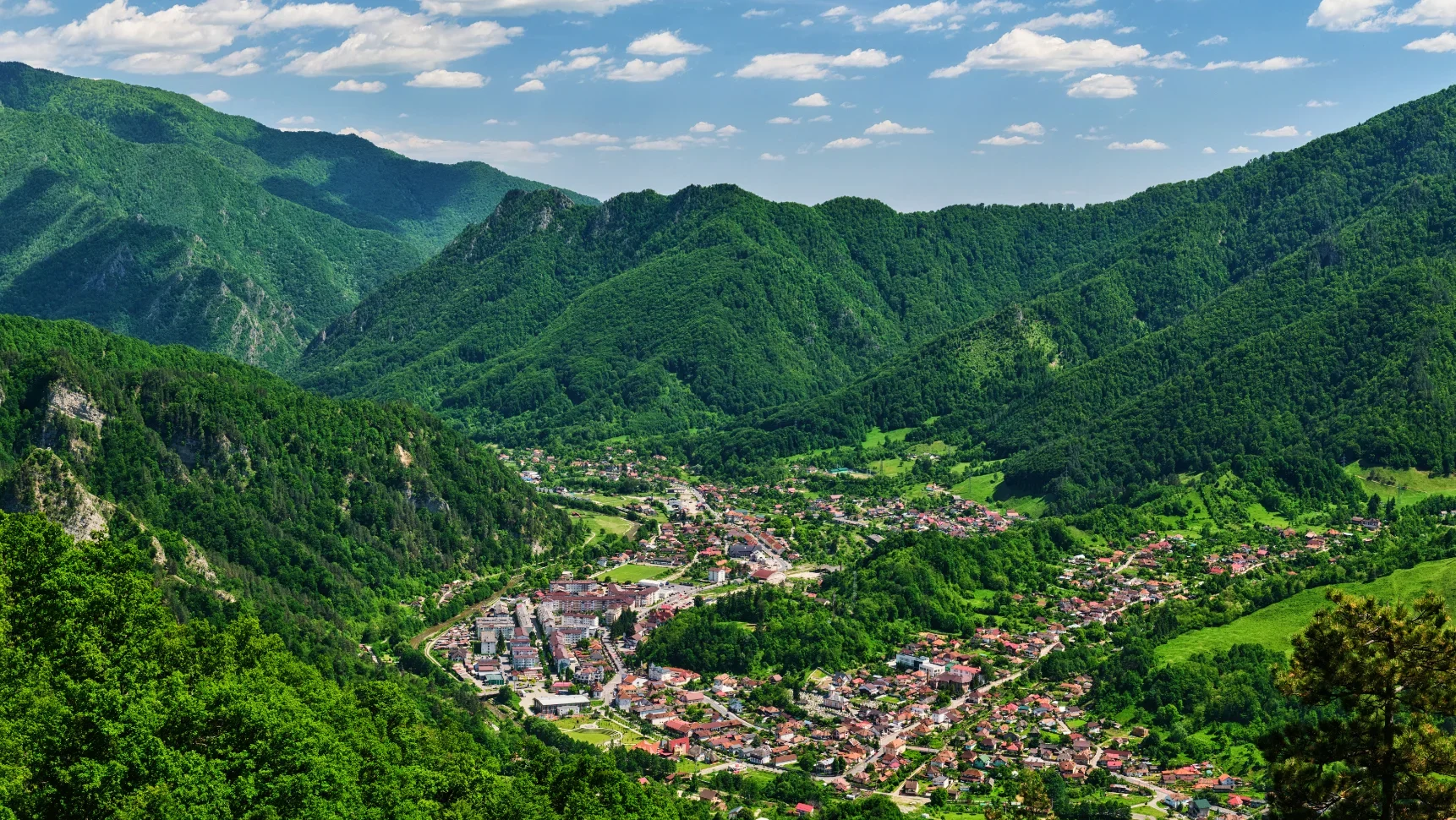 Parcul Național Cozia - Destinații România 48 - Orașul Brezoi