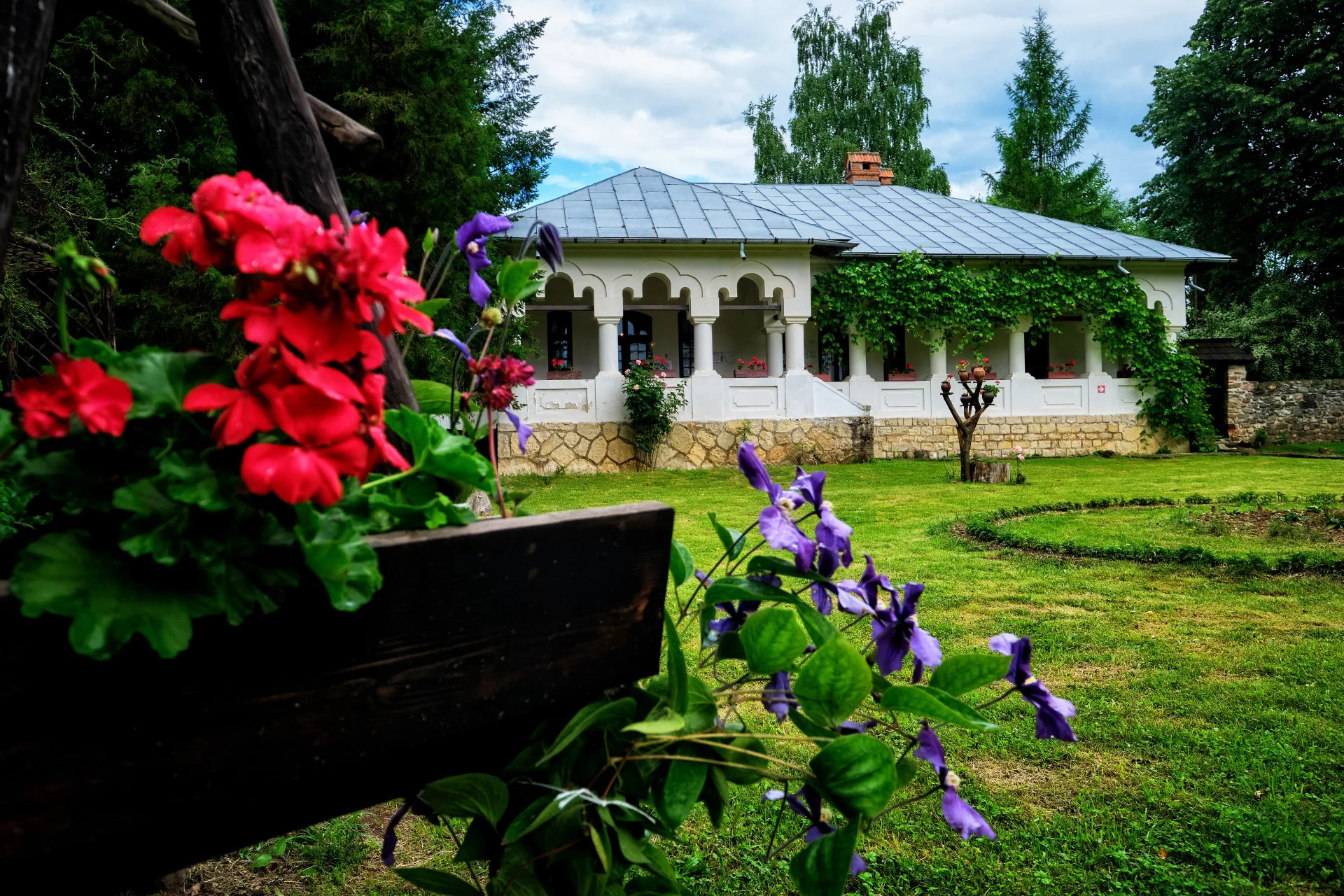 Horezu si Împrejurimile - Destinații România 09 - Casa Memorial IG Duca