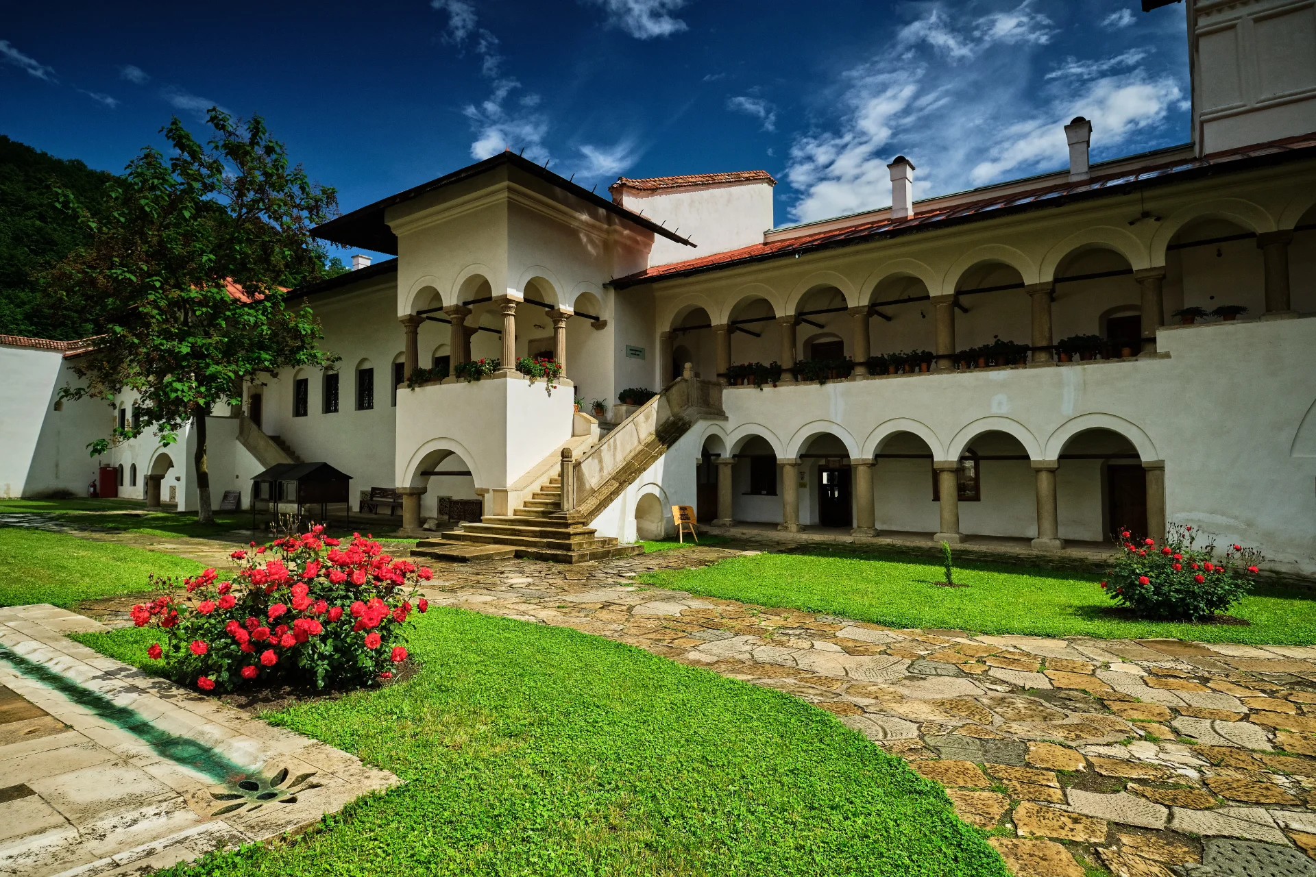 Horezu si Împrejurimile - Destinații România 15 - Mănăstirea Hurezi