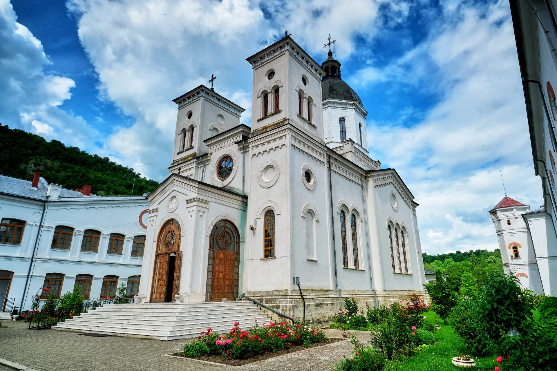 Horezu si Împrejurimile - Destinații România 20 - Mănăstirea Bistrița