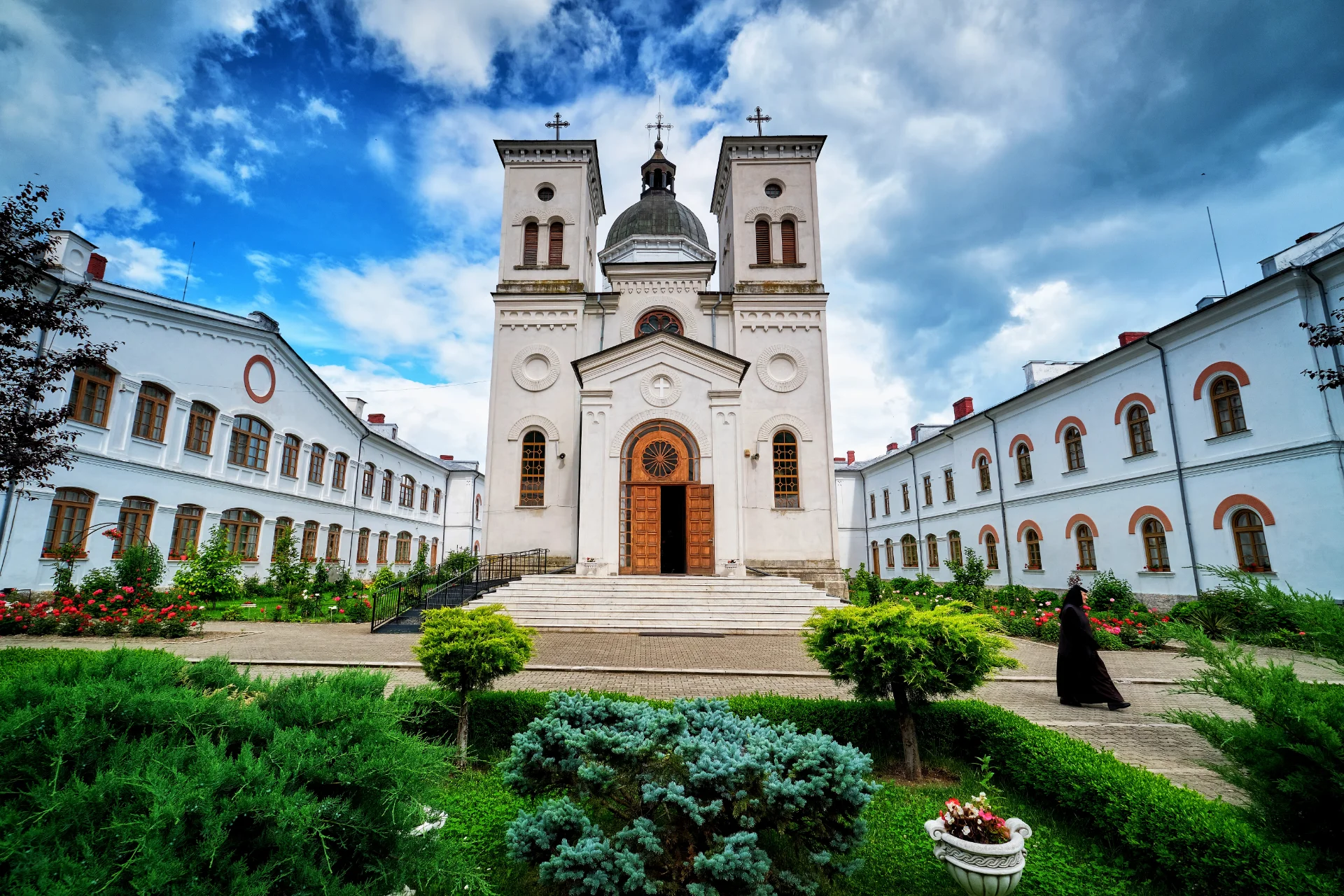 Horezu si Împrejurimile - Destinații România 21 - Mănăstirea Bistrița