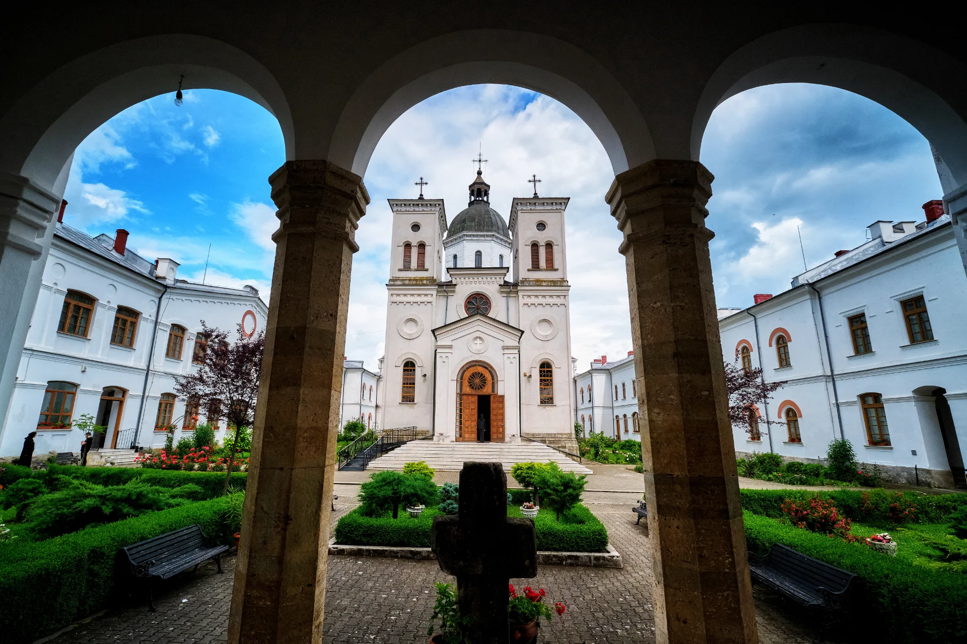 Horezu si Împrejurimile - Destinații România 22 - Mănăstirea Bistrița