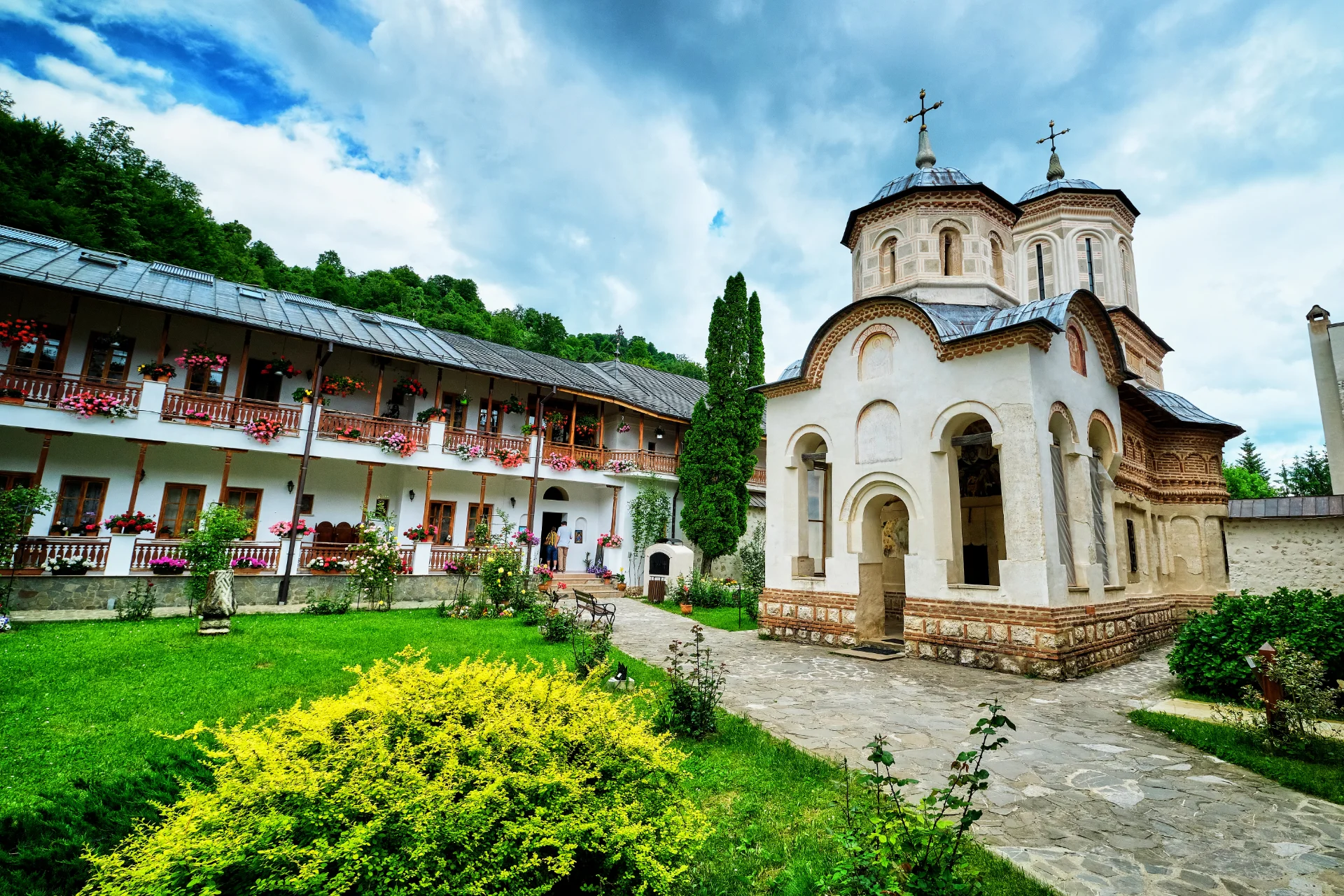 Horezu si Împrejurimile - Destinații România 23 - Mănăstirea Arnota