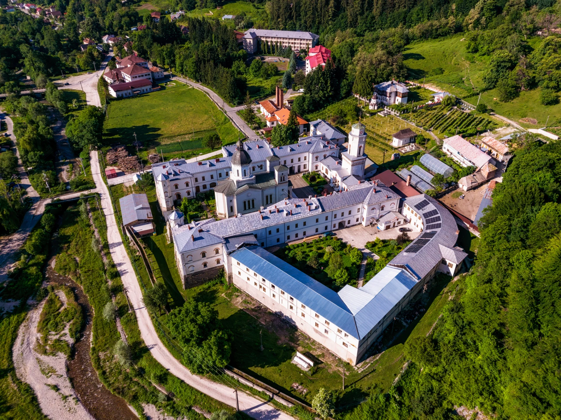 Horezu și Împrejurimile - Mănăstirea Bistrița