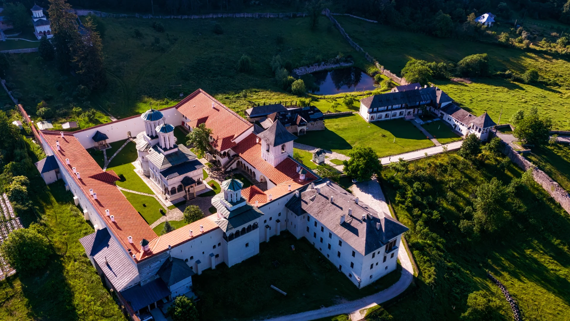 Horezu și Împrejurimile - Mănăstirea Horezu