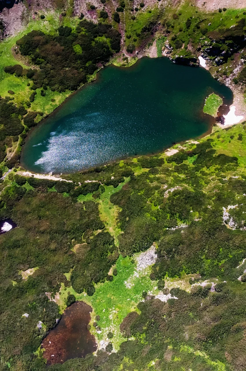 Iezerul Mare - Parcul Natural Cindrel - Destinații România 02