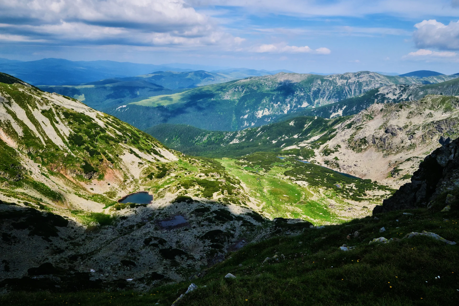 Lacul Cârja și Căldarea Slivei - Muntii Parâng - Destinații România 130
