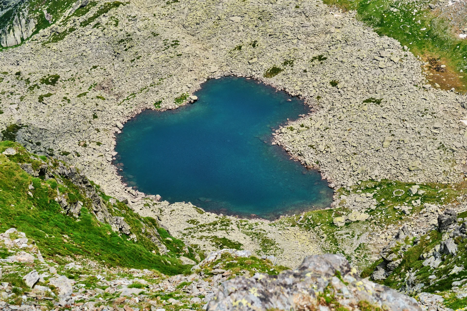 Lacul Mândra - Muntii Parâng - Destinații România 084