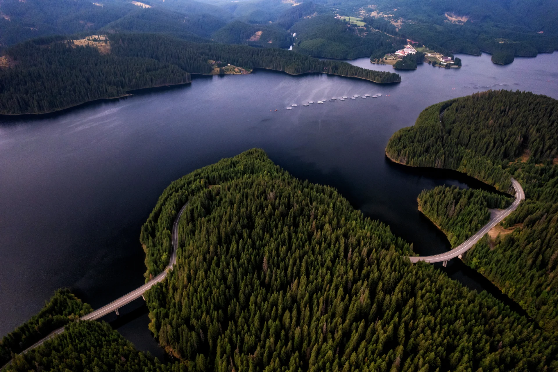 Lacul Oașa - Șoseaua Transalpina - Destinații România 25