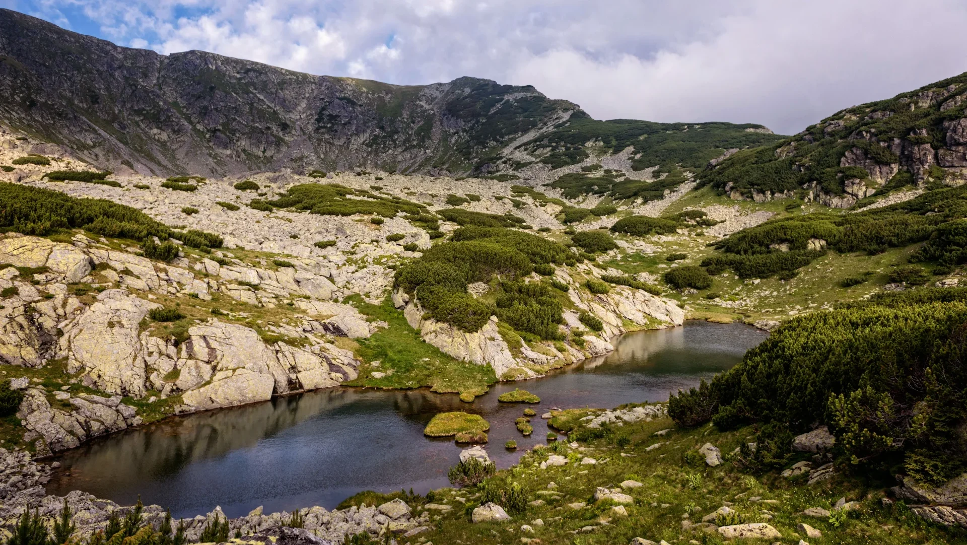 Lacul Păsări - Muntii Parâng - Destinații România 090