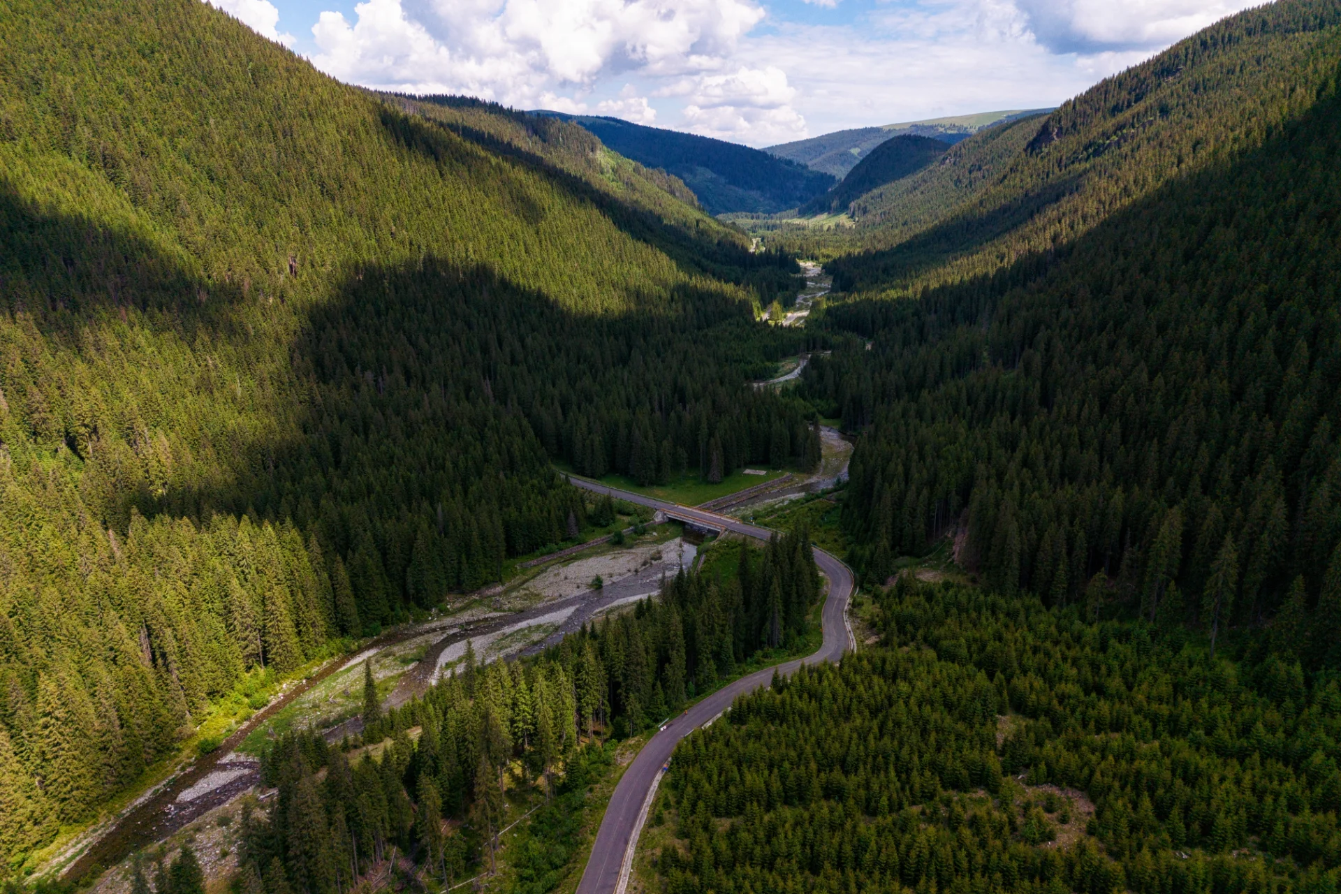 Valea Lotrului - Șoseaua Transalpina - Destinații România 39