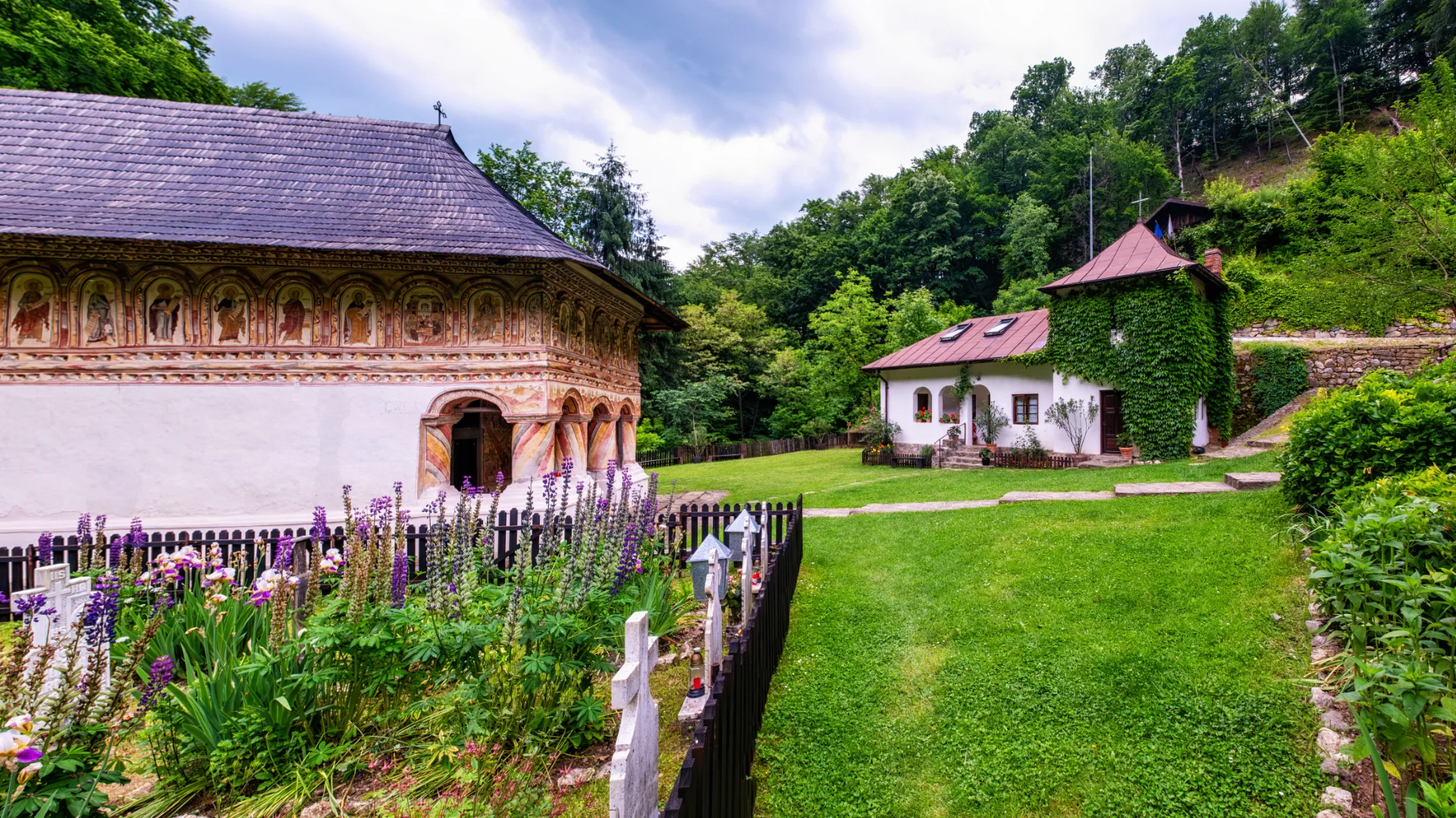 Râmnicu Vâlcea and its Surroundings - Destinations of Romania - Jgheaburi Monastery 1