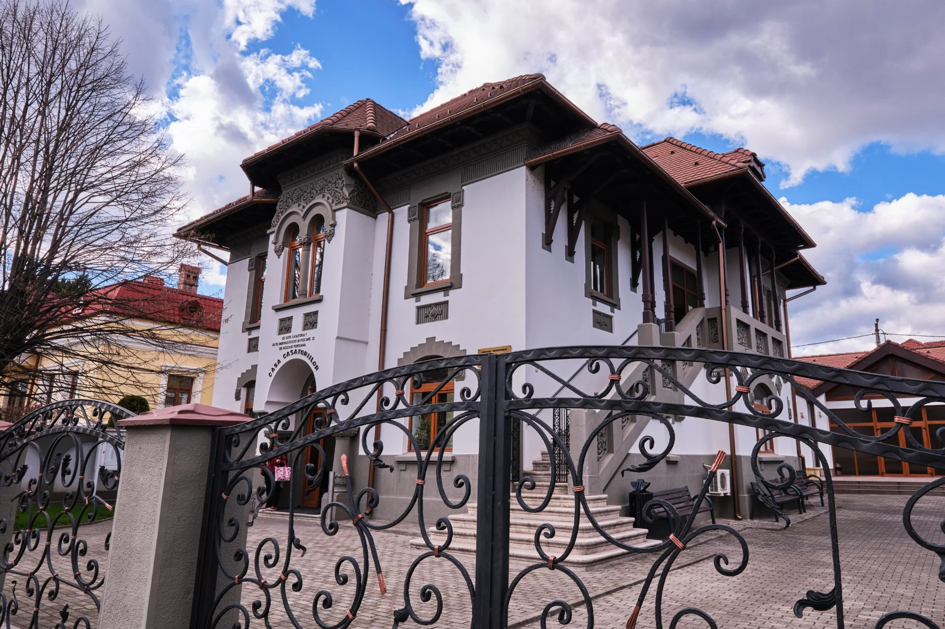 Râmnicu Vâlcea si Împrejurimile - Destinații România 35 - Casă Monument Istoric