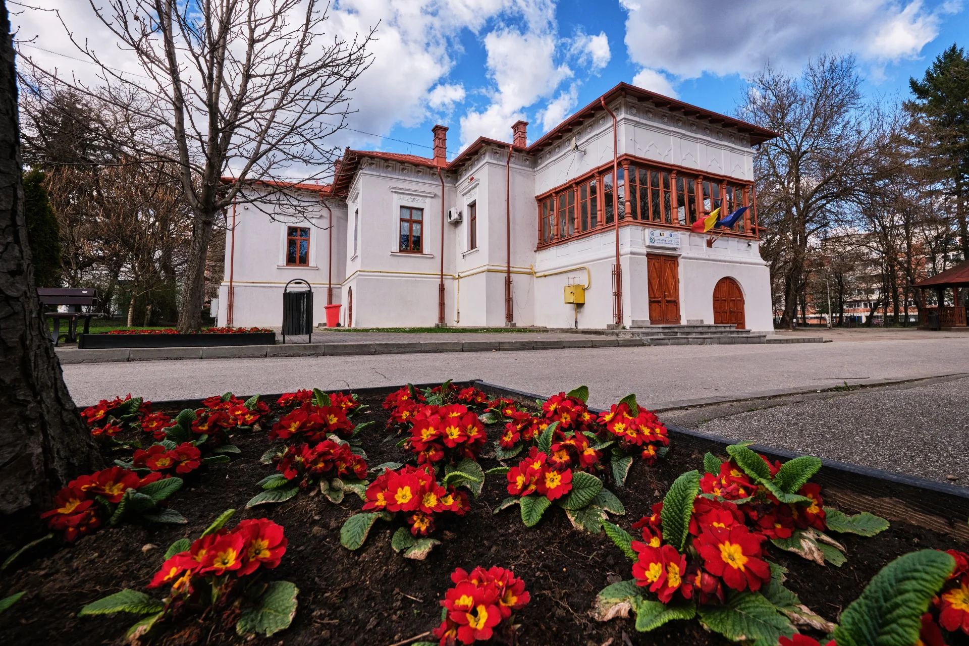 Râmnicu Vâlcea si Împrejurimile - Destinații România 39 - Conacul Socoteanu-Lahovari