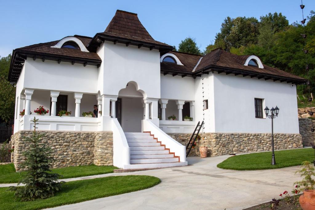 Recomandari Cazare in Horezu - Odăile Brâncovenești Măldărești