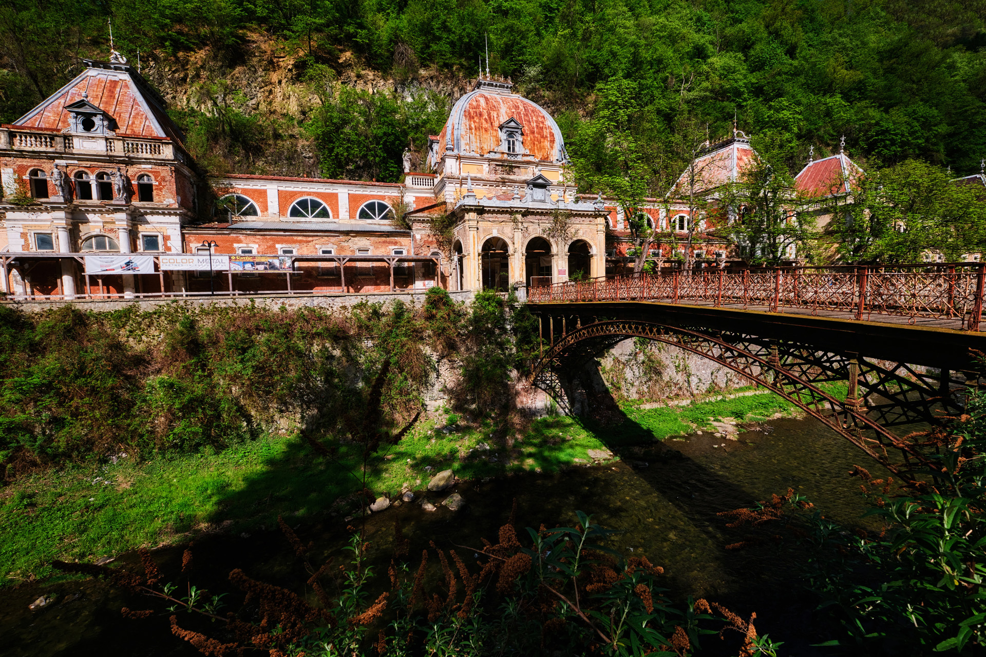 Baile Neptun - Statiunea Baile Herculane - Destinatii Romania 27