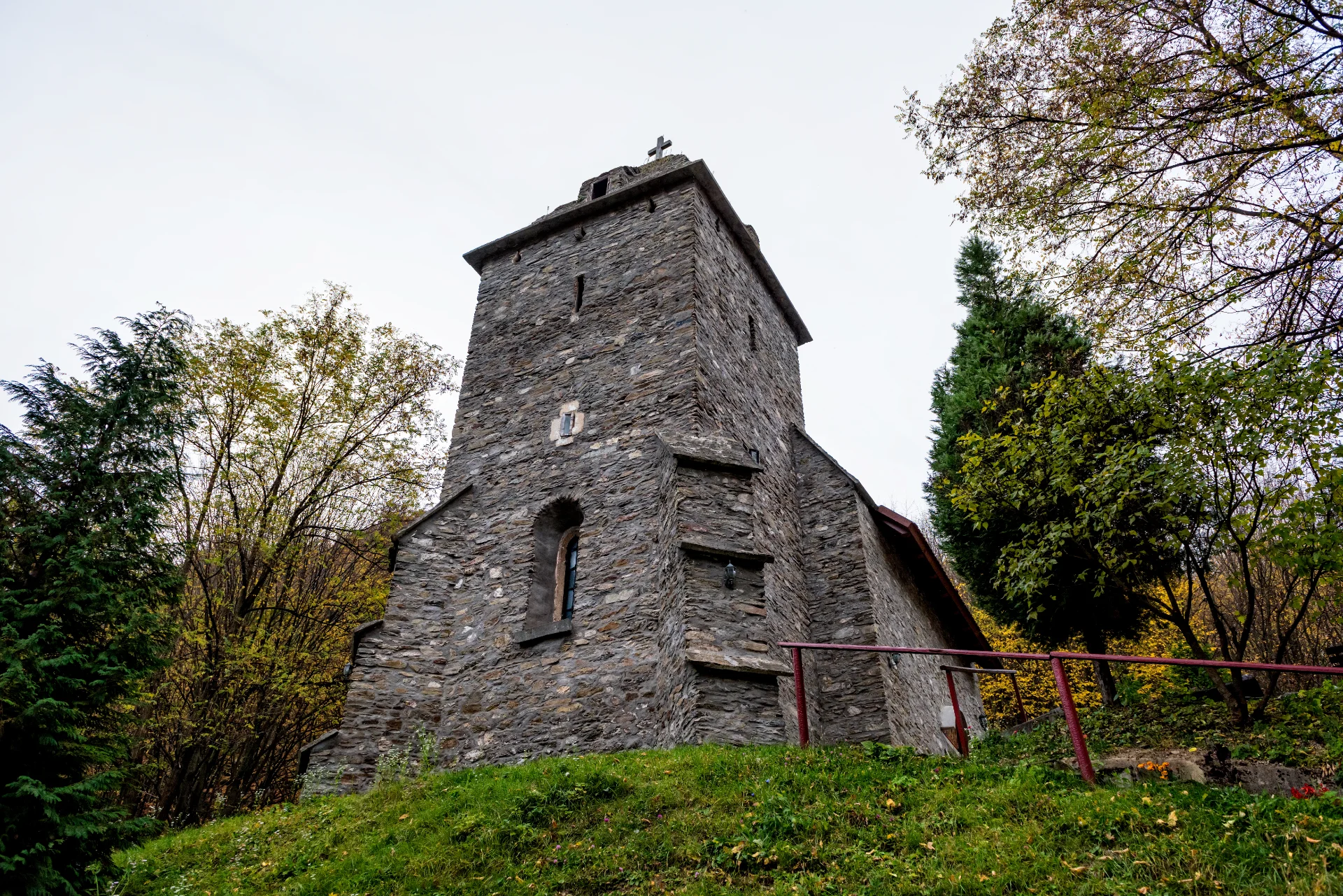 Biserica Mănăstirii Colț - Tara Hategului - Destinatii Romania 06