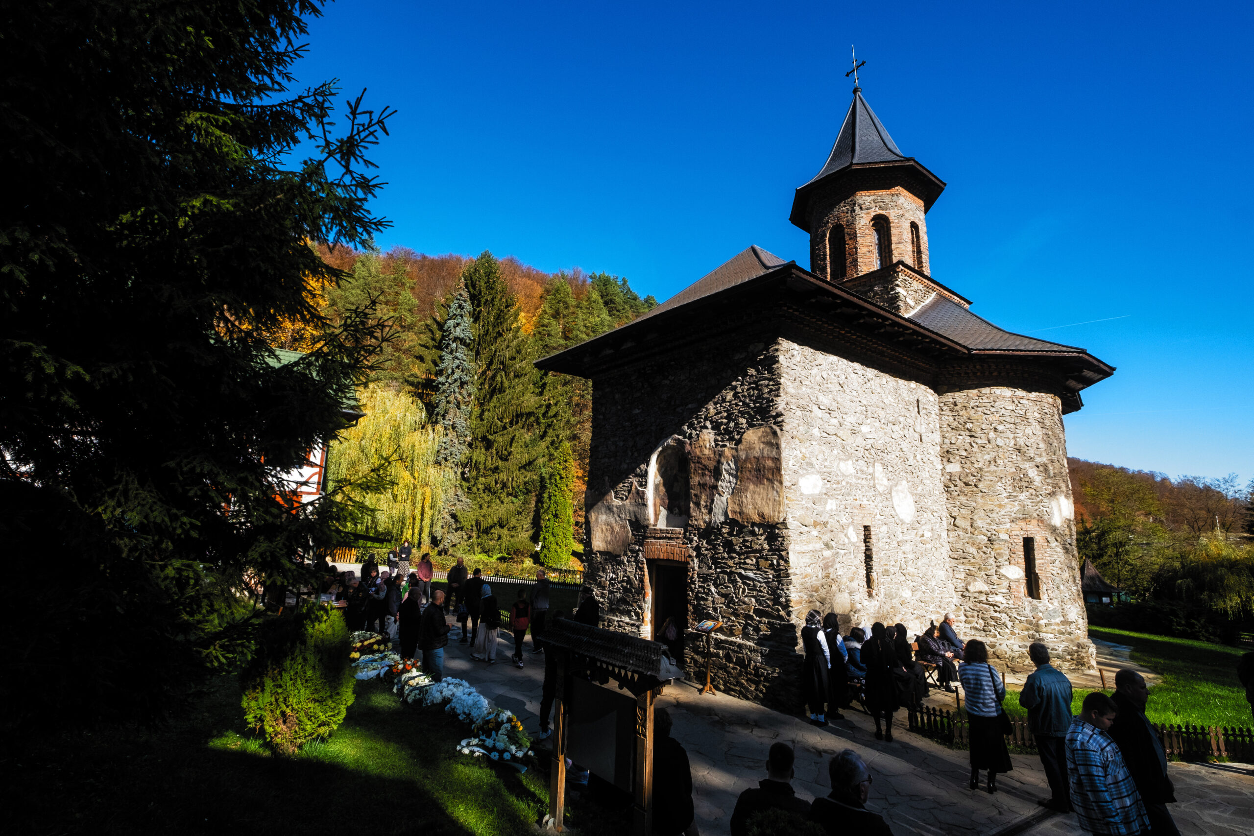 Biserica Mănăstirii Prislop - Tara Hategului - Destinatii Romania 83