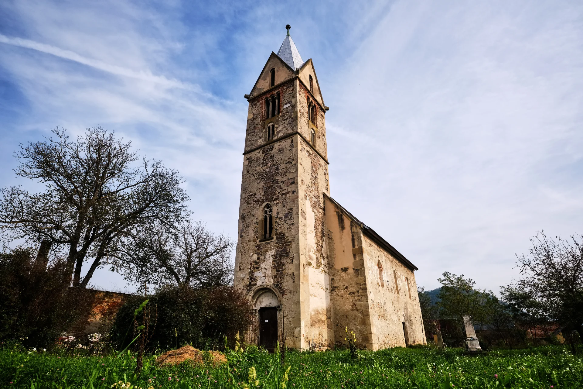 Biserica Sântămărie-Orlea - Tara Hategului - Destinatii Romania 14