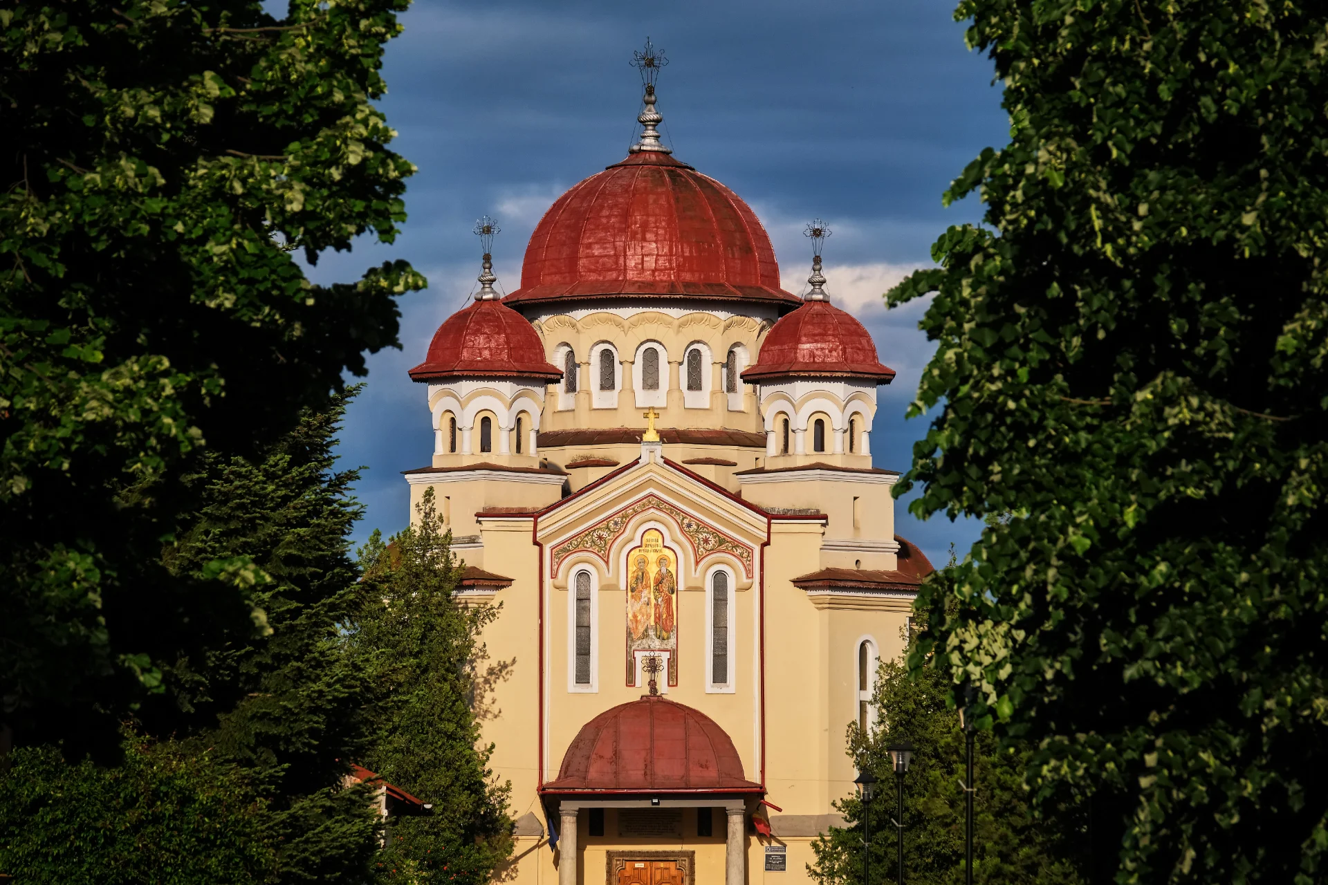Biserica Sfinții Apostoli - Târgu Jiu Județul Gorj 075