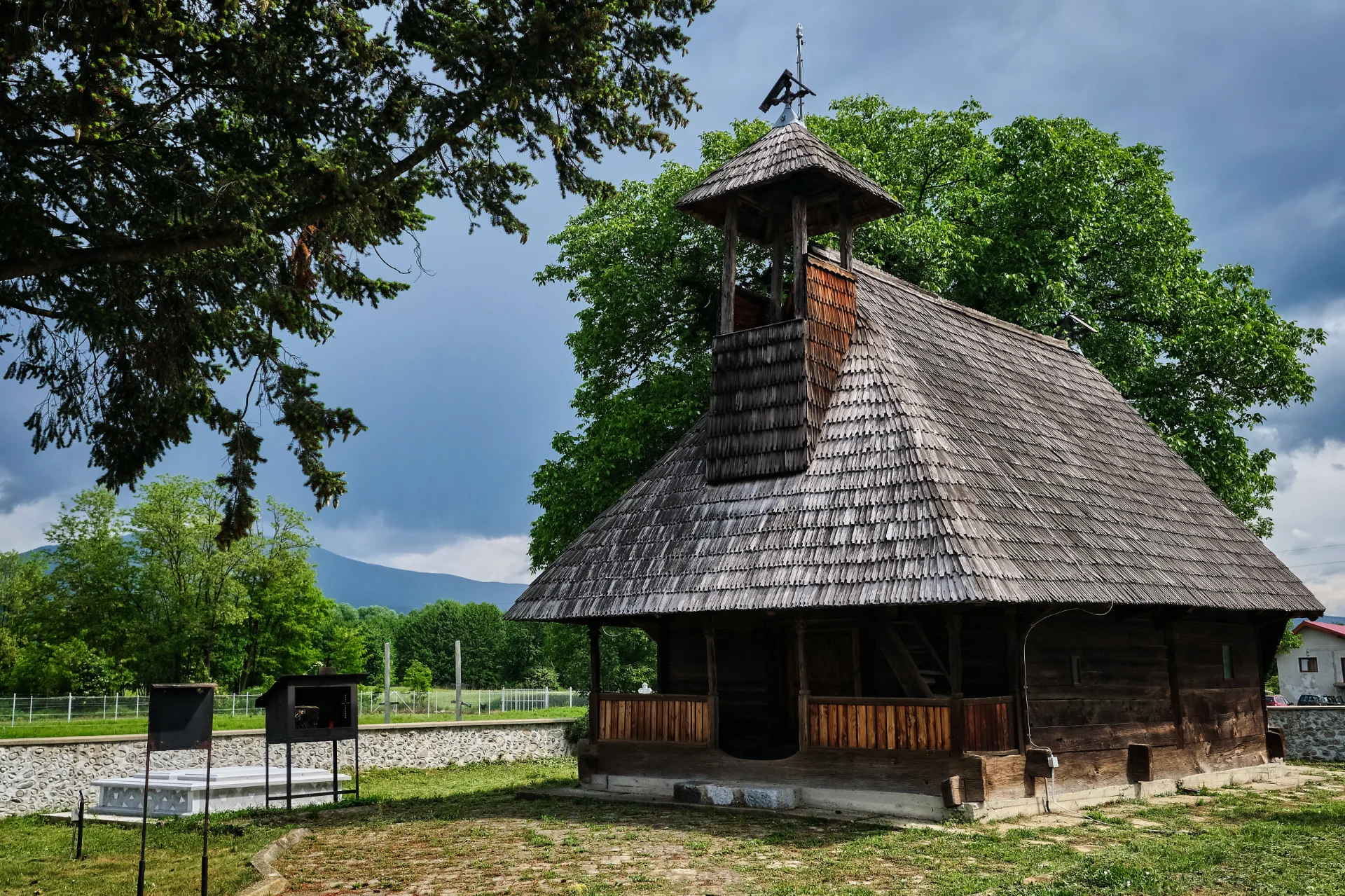 Biserica de Lemn Frâncești - Târgu Jiu Județul Gorj 073