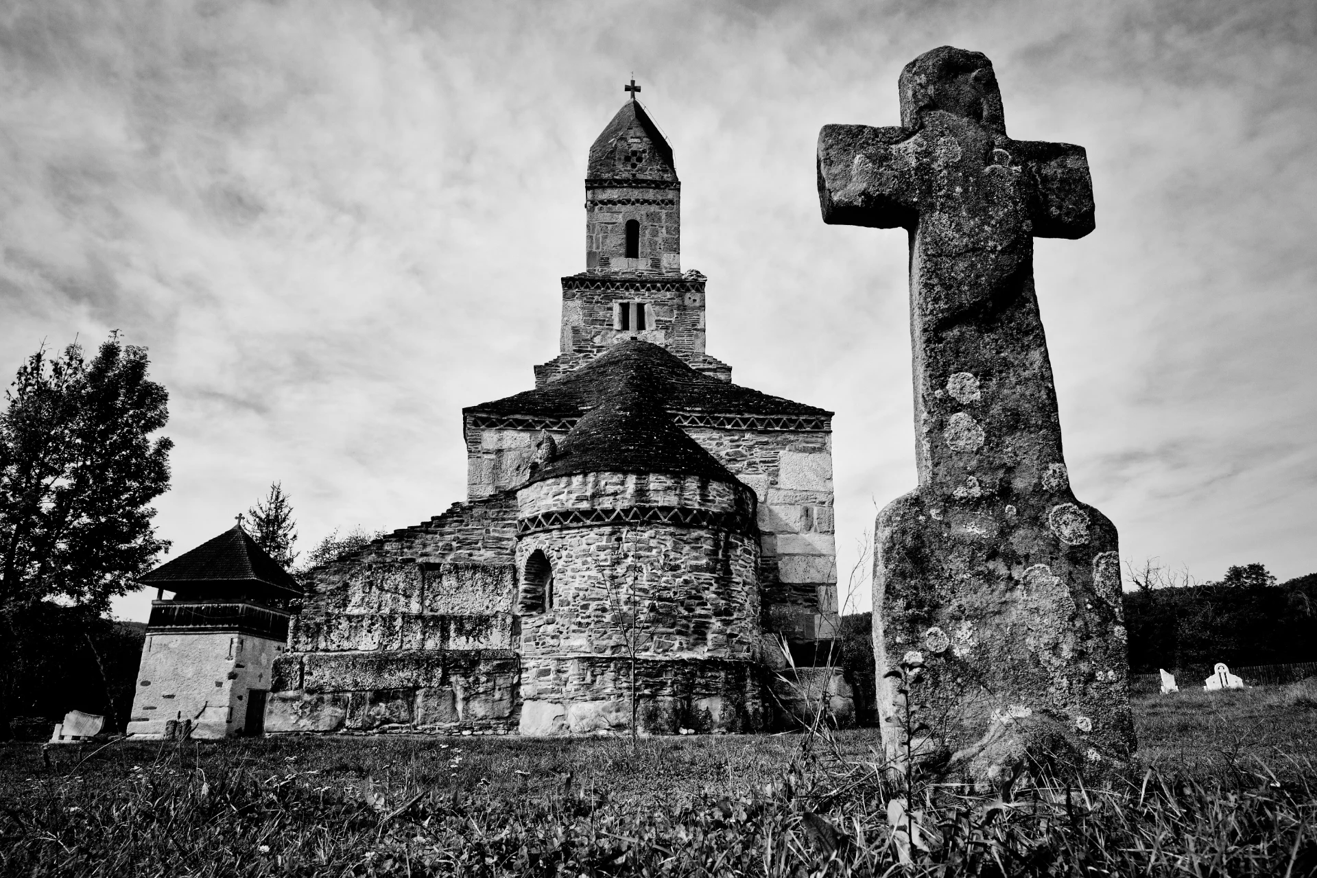 Biserica de Piatră Densuș - Tara Hategului - Destinatii Romania 15