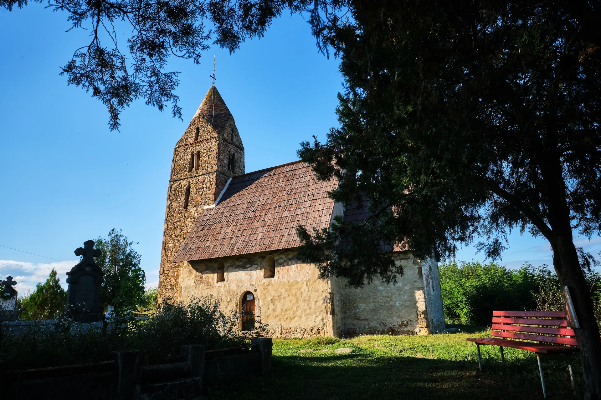 Biserica de Piatră Strei - Tara Hategului - Destinatii Romania 08