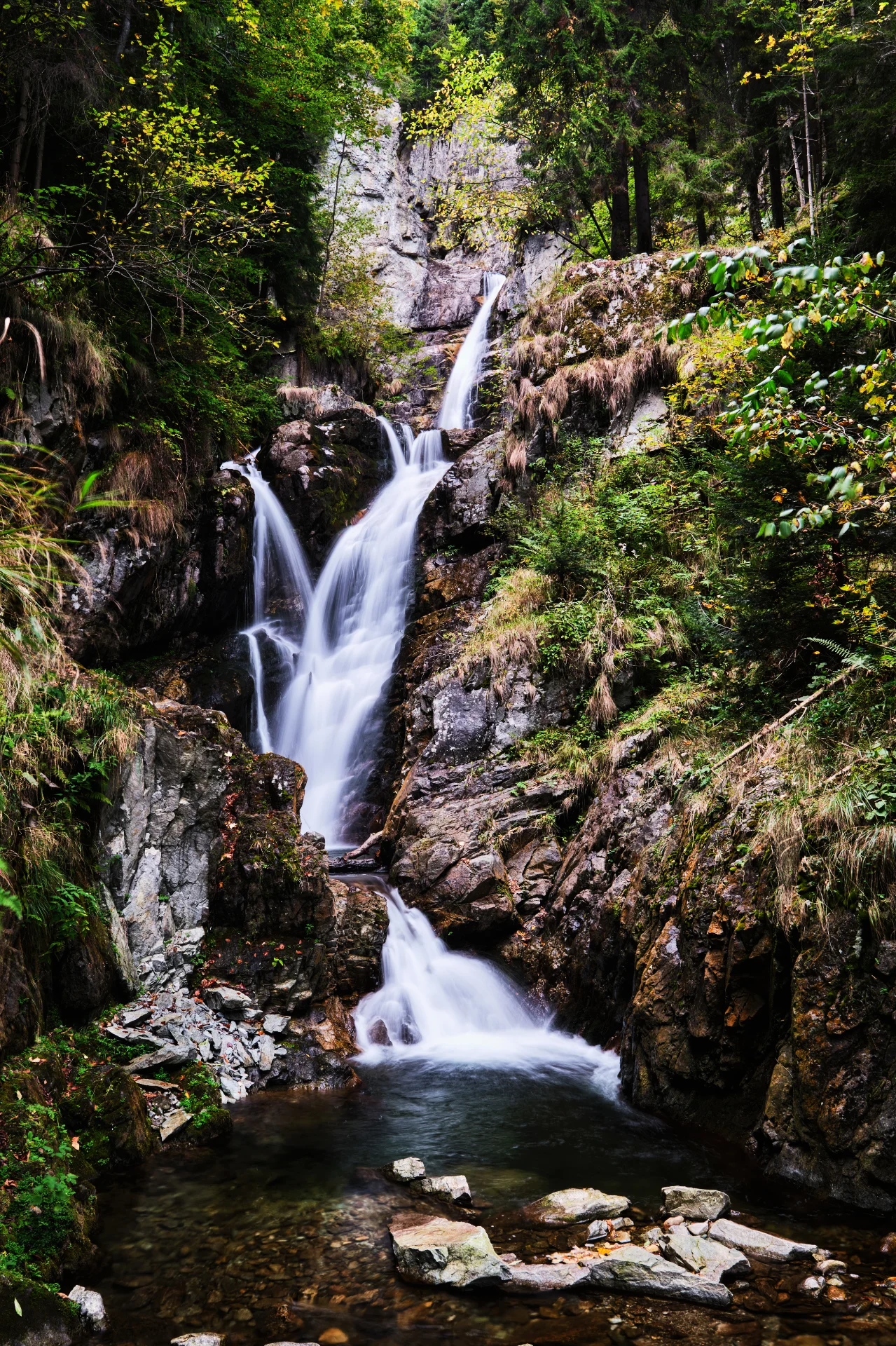 Cascada Valea Mării - Parcul National Retezat - Destinatii Romania 32 (1)