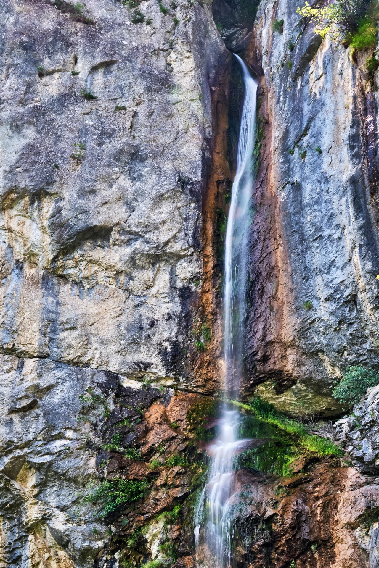 Cascada Vânturătoarea - Parcul National Domogled - Valea Cernei - Destinatii Romania 021