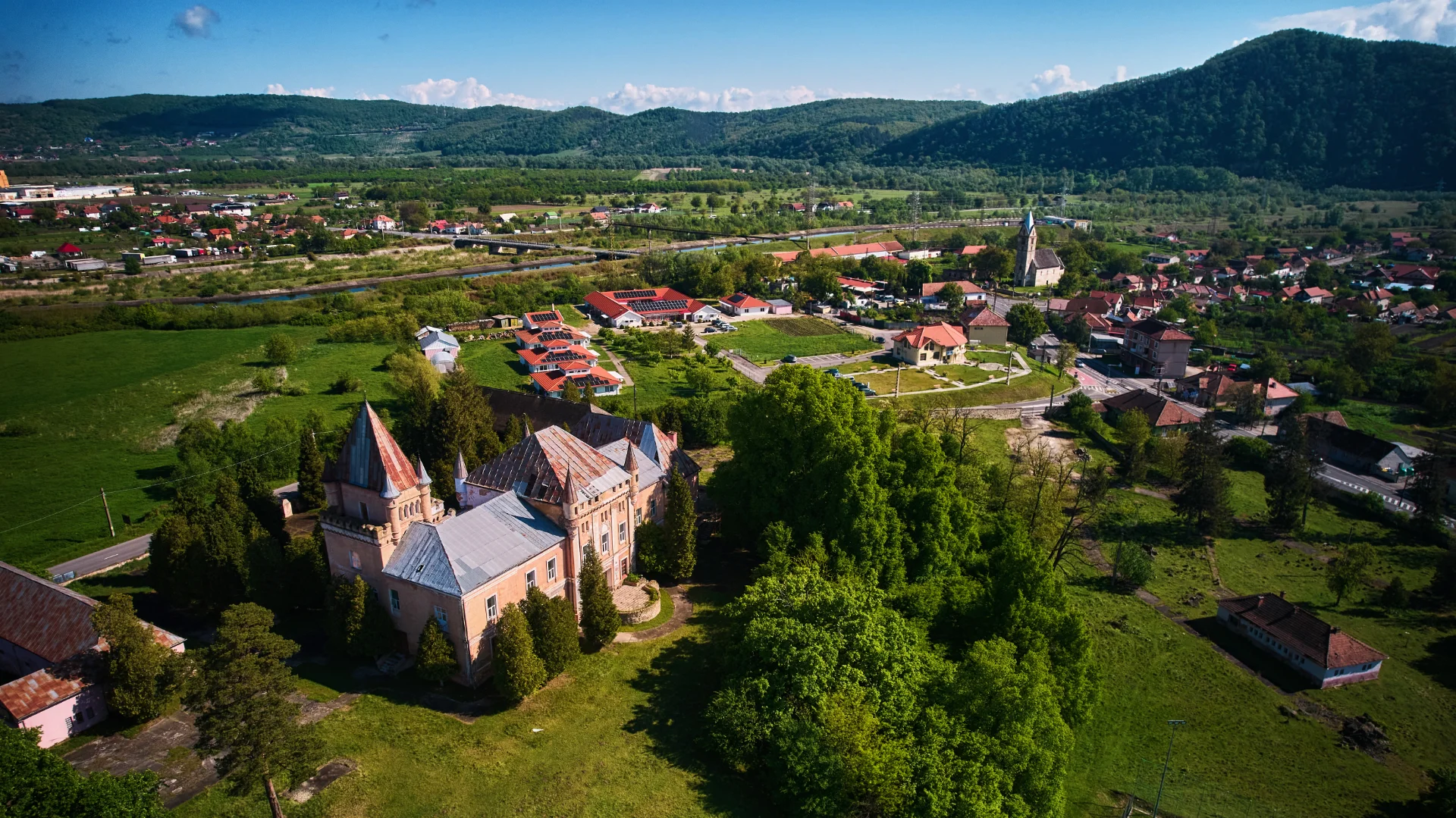 Castelul Kendeffy Sântămărie-Orlea - Tara Hategului - Destinatii Romania 43