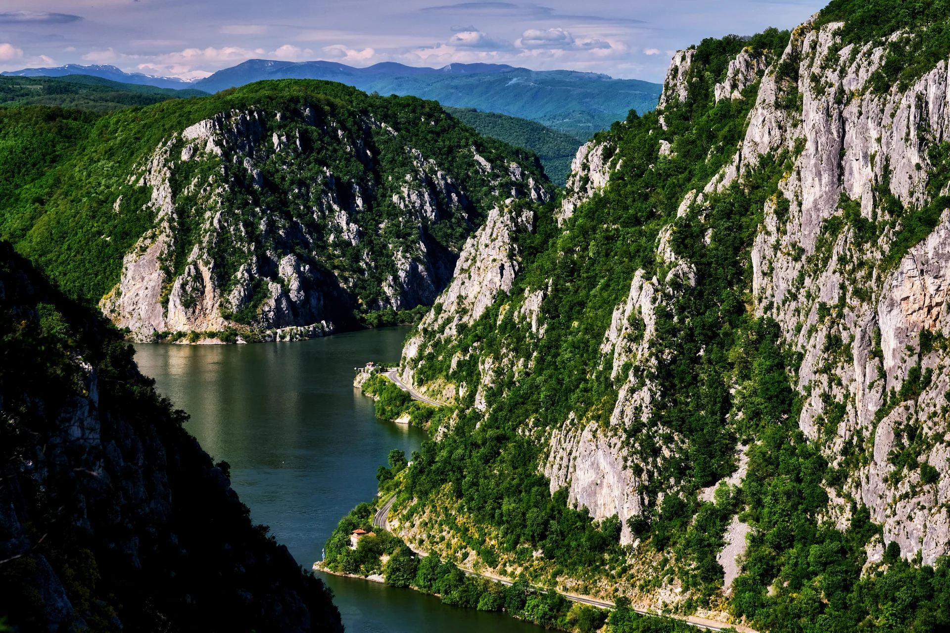 Cazanele Dunării de pe Ciucaru Mare - Parcul Natural Portile de Fier - Destinatii Romania 23