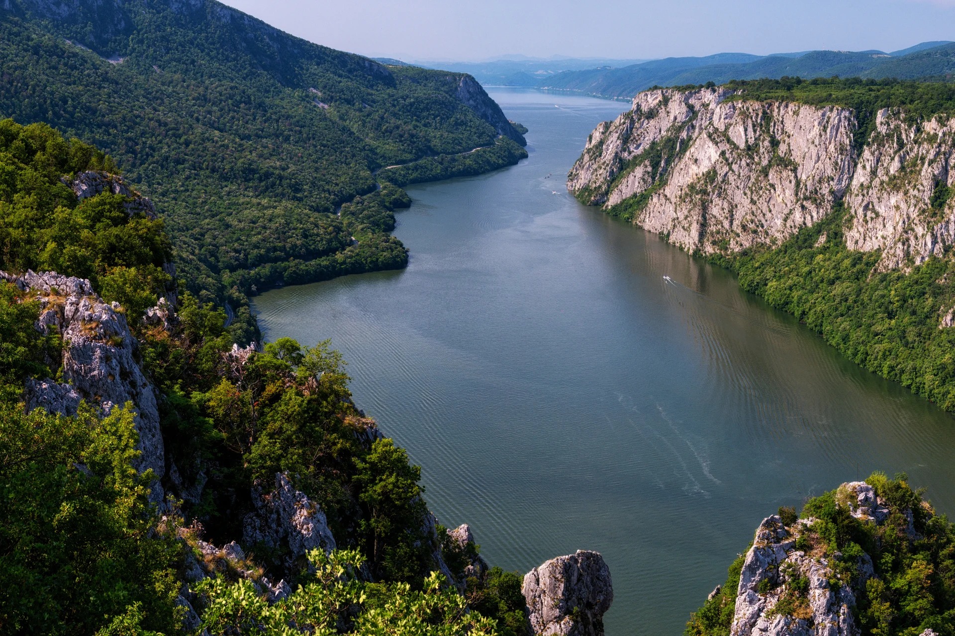 Cazanele Mari de pe Malul Sârbesc - Parcul Natural Portile de Fier - Defileul Dunarii 05