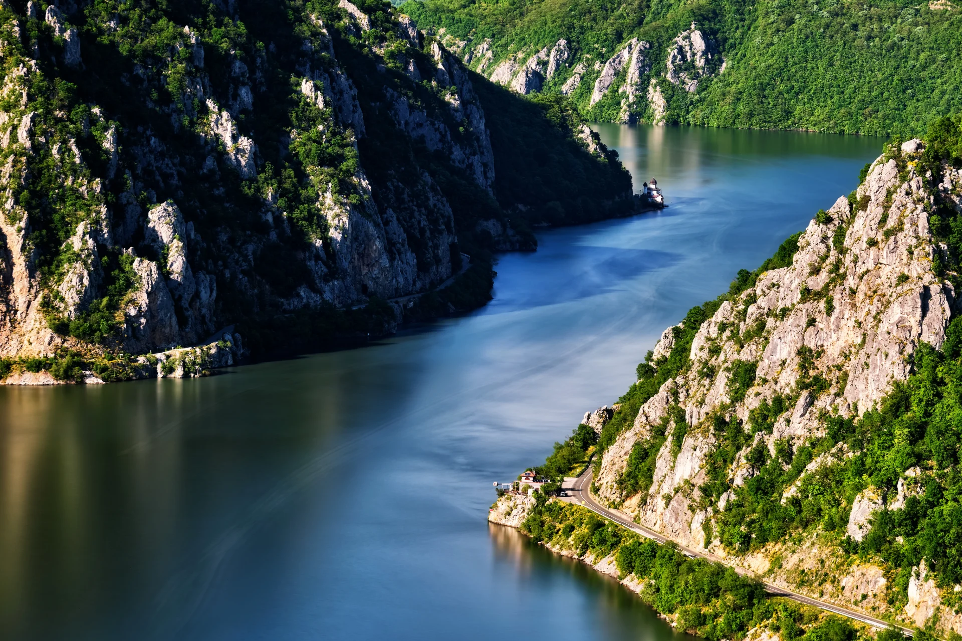 Cazanele Mici de pe Ciucarul Mare - Parcul Natural Portile de Fier - Destinatii Romania 56
