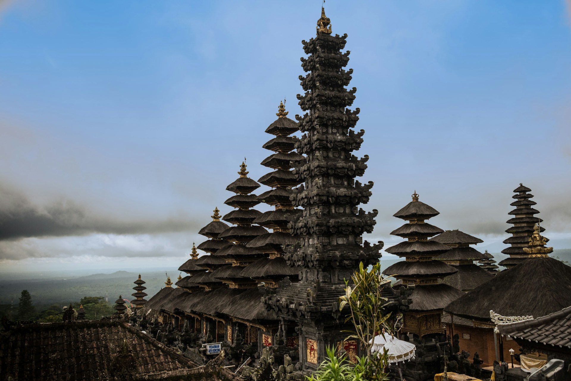 Cele mai Interesante 14 Temple din Bali - Insula Zeilor - Pura Besakih