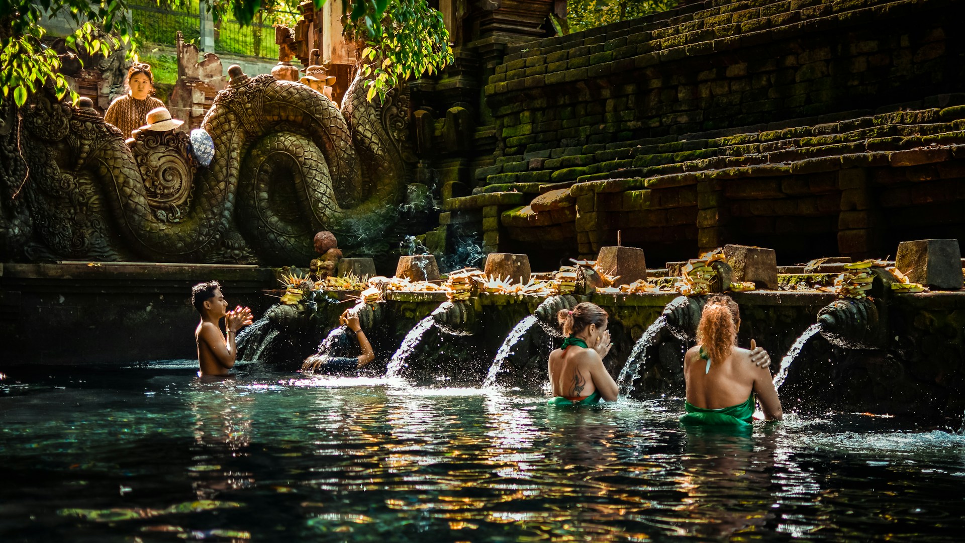 Cele mai Interesante 14 Temple din Bali - Insula Zeilor - Tirta Empul